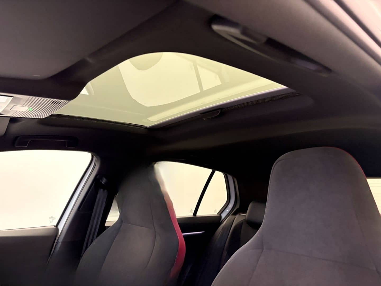 Volkswagen Golf GTI 8 2.0 TSI DSG Clubsport IQ-LIGHT DIGITA foto 18