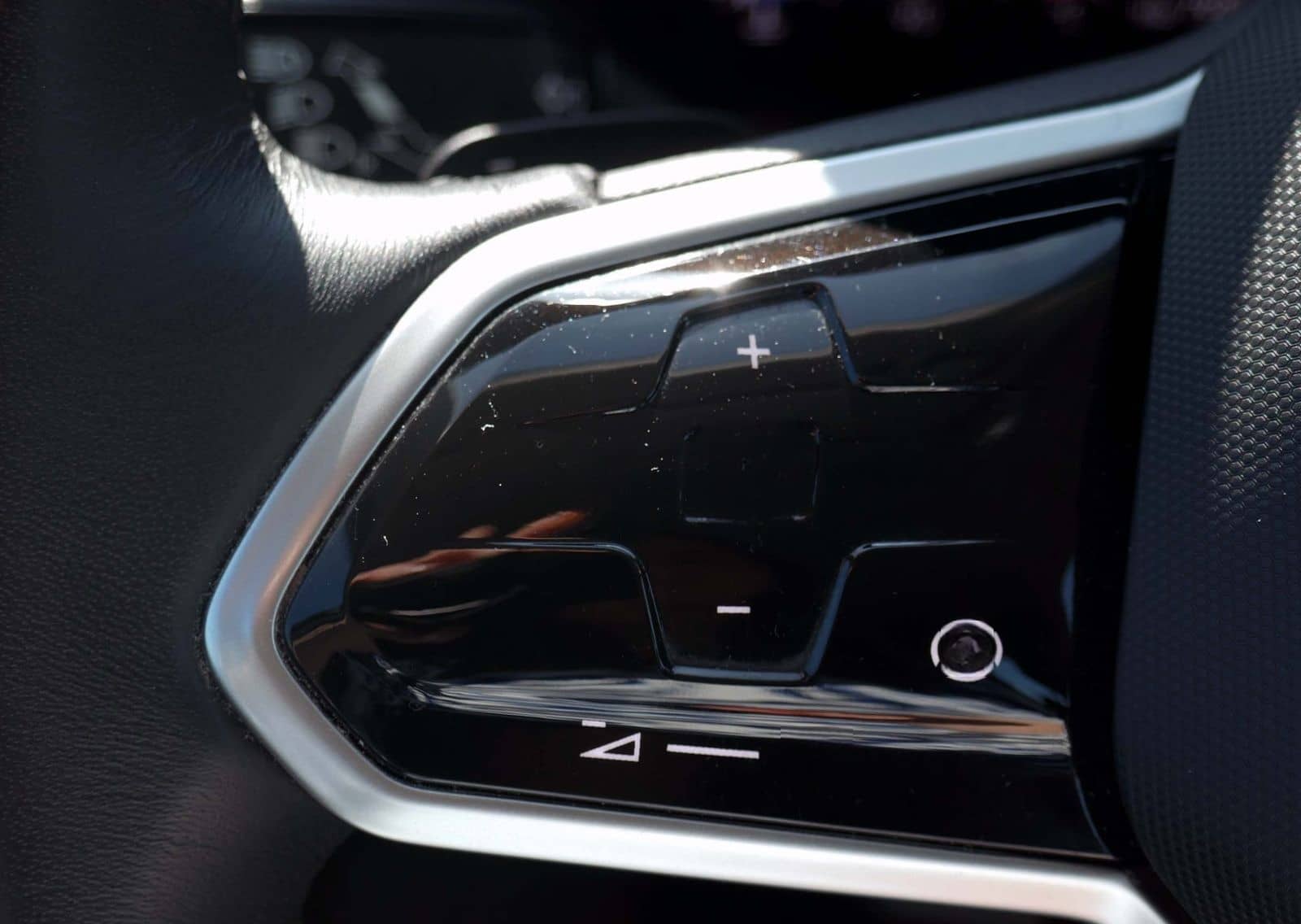 Volkswagen Touareg 3.0 TDI V6 4MOTION | LED RFK ACC Navi foto 19