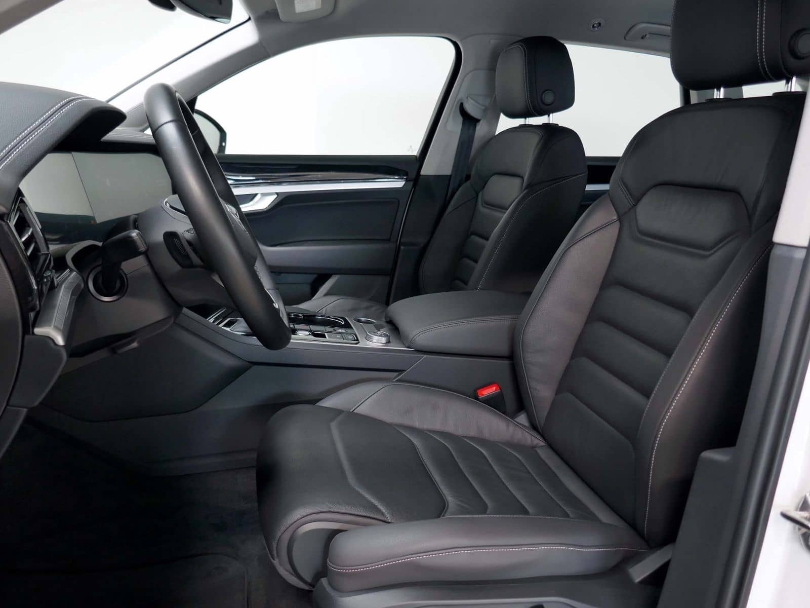 Volkswagen Touareg 3.0 TDI V6 4MOTION | LED RFK ACC Navi foto 7