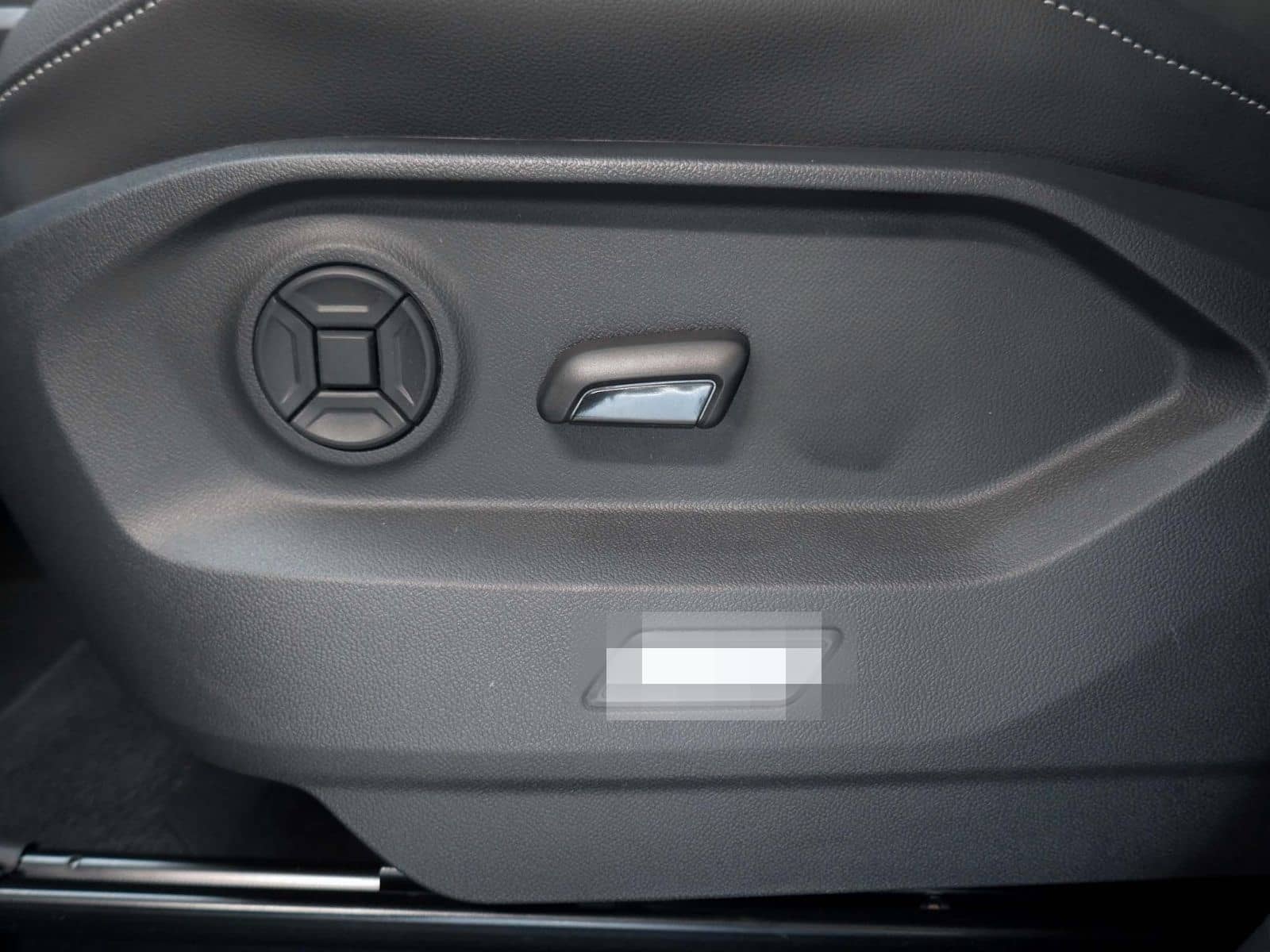 Volkswagen Touareg 3.0 TDI V6 4MOTION | LED RFK ACC Navi foto 8