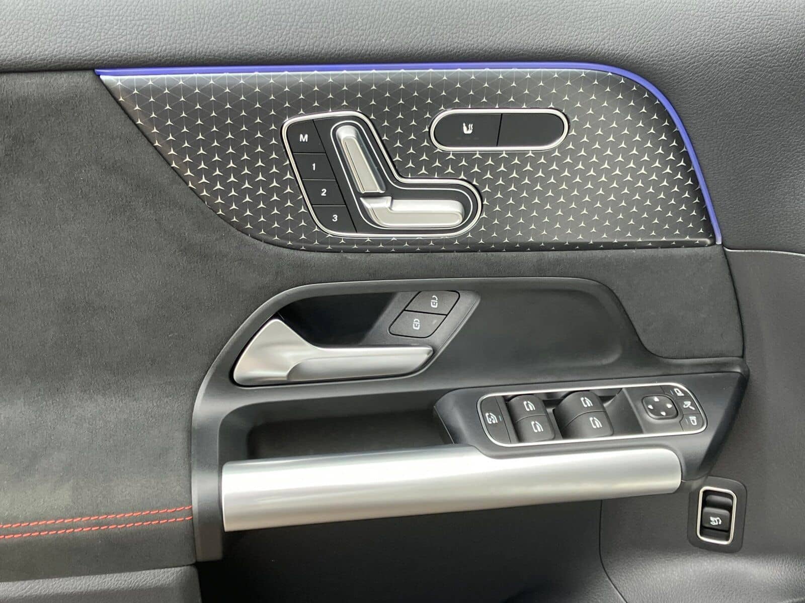 Mercedes-Benz GLA 180 AMG Line LED*Memory-P*Night*Kamera*Keyl* foto 6