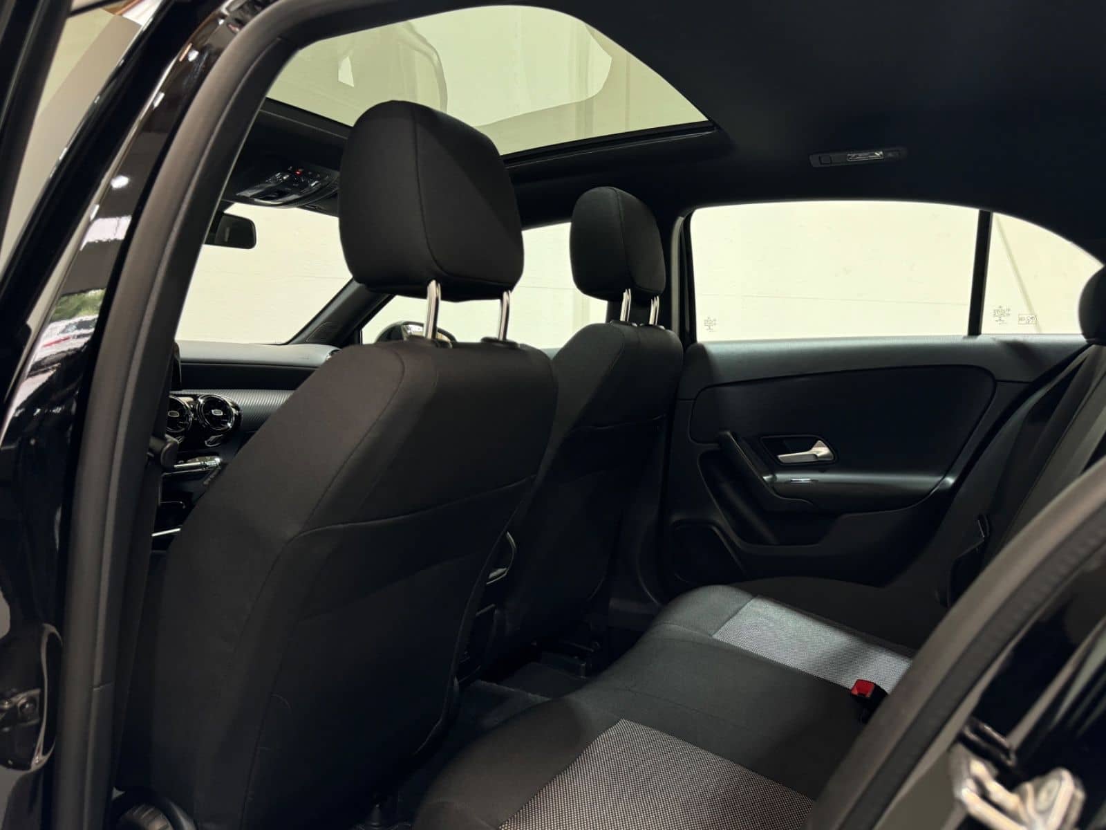 Mercedes-Benz A 250 e - PANORAMA-TEMP-LIVE-PDC-NAVI-BUSINESS foto 22