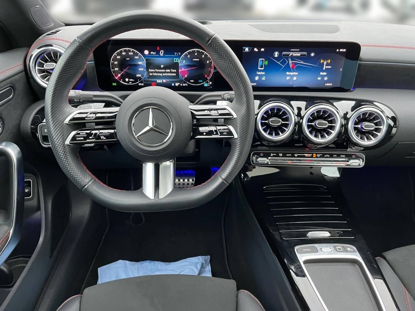 Mercedes-Benz CLA 200 Coupé AMG Pano*AHK*HUD*LEDmulti*360°Ambi foto 11