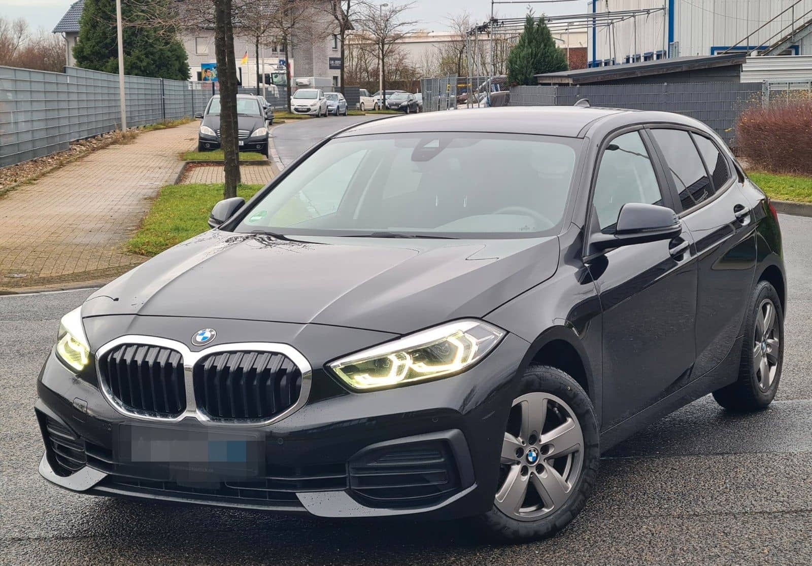 BMW Limousine 118 d Advantage*1.Hand*Autom.*Navi* foto 1