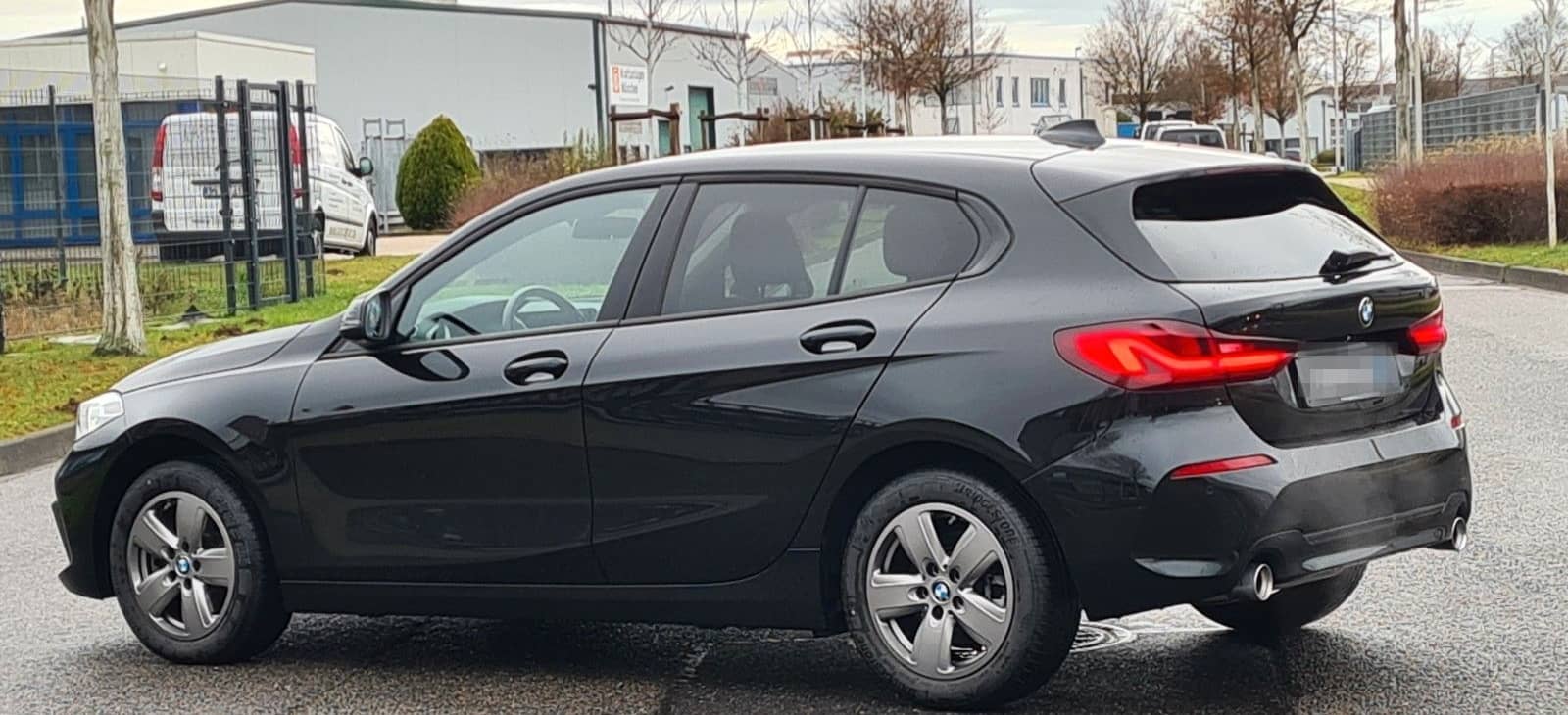 BMW Limousine 118 d Advantage*1.Hand*Autom.*Navi* foto 3