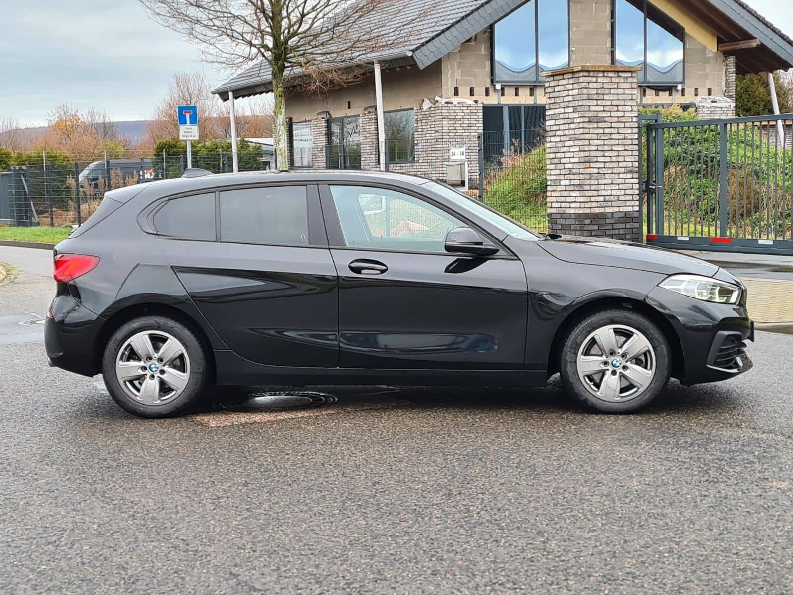 BMW Limousine 118 d Advantage*1.Hand*Autom.*Navi* foto 6