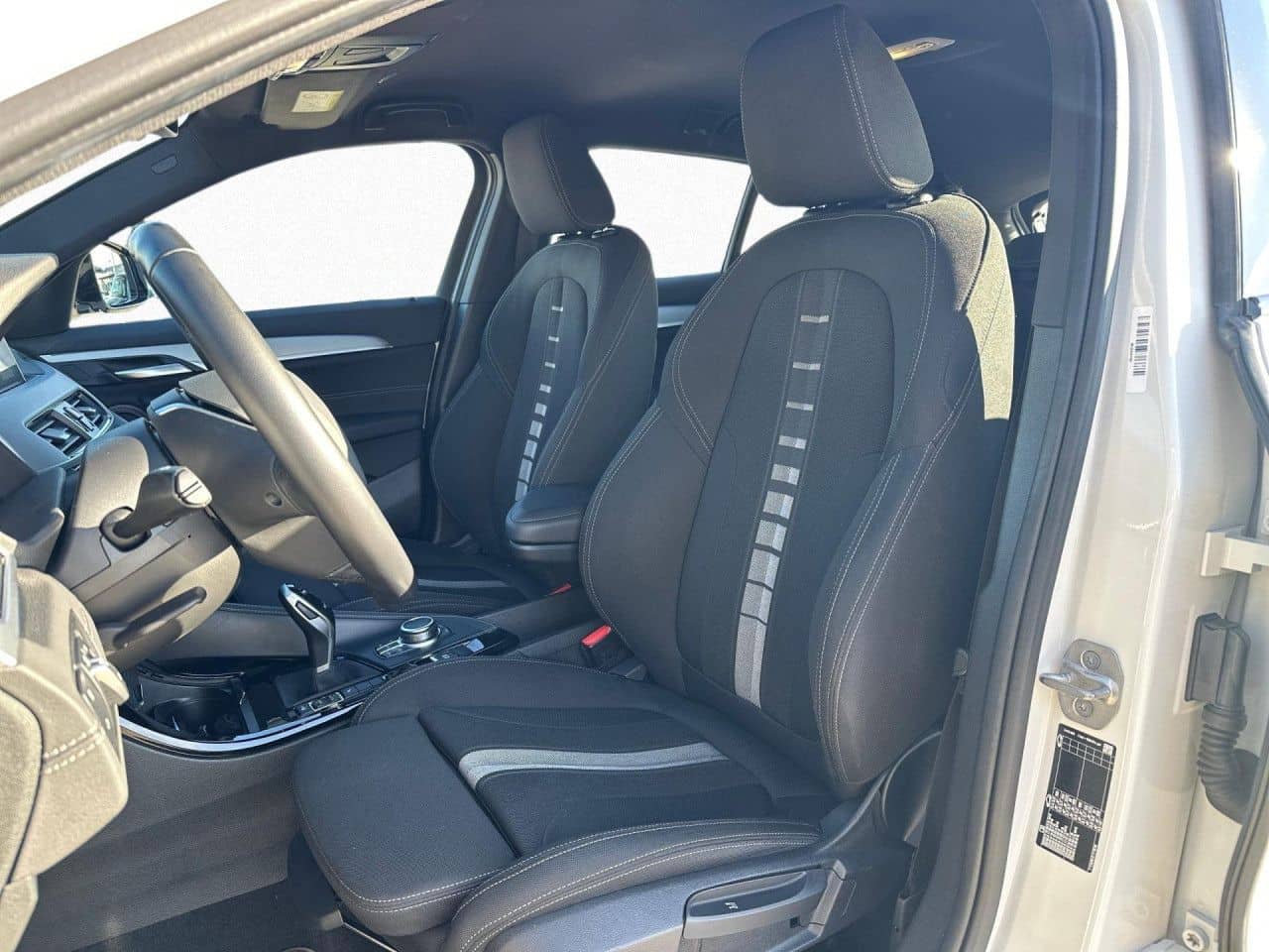 BMW X2 sDrive20d PA DA LED PDC RFK HiFi SitzHz Navi foto 12