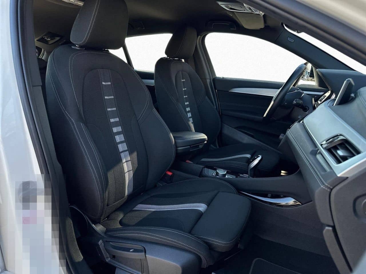 BMW X2 sDrive20d PA DA LED PDC RFK HiFi SitzHz Navi foto 13