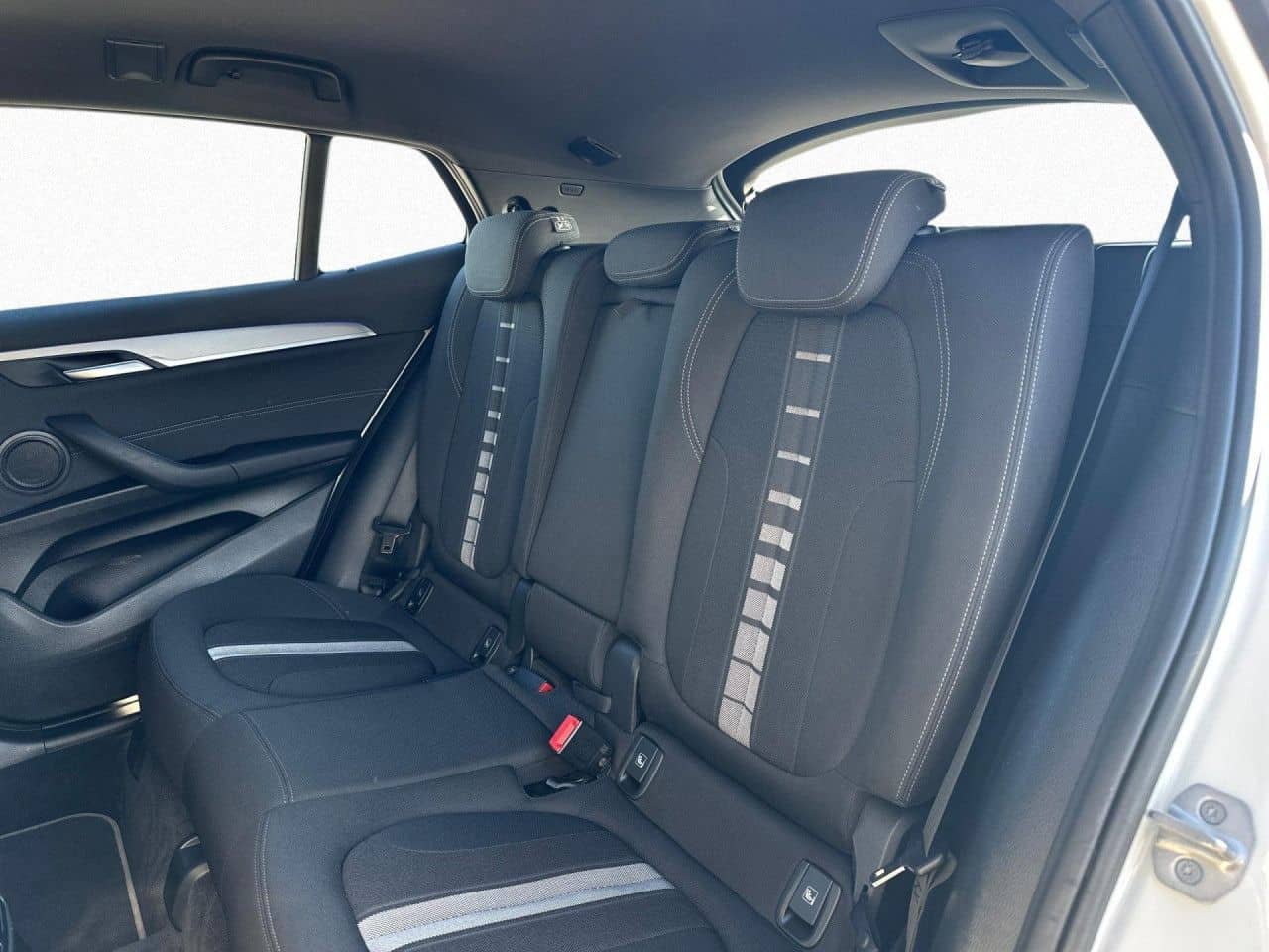 BMW X2 sDrive20d PA DA LED PDC RFK HiFi SitzHz Navi foto 14