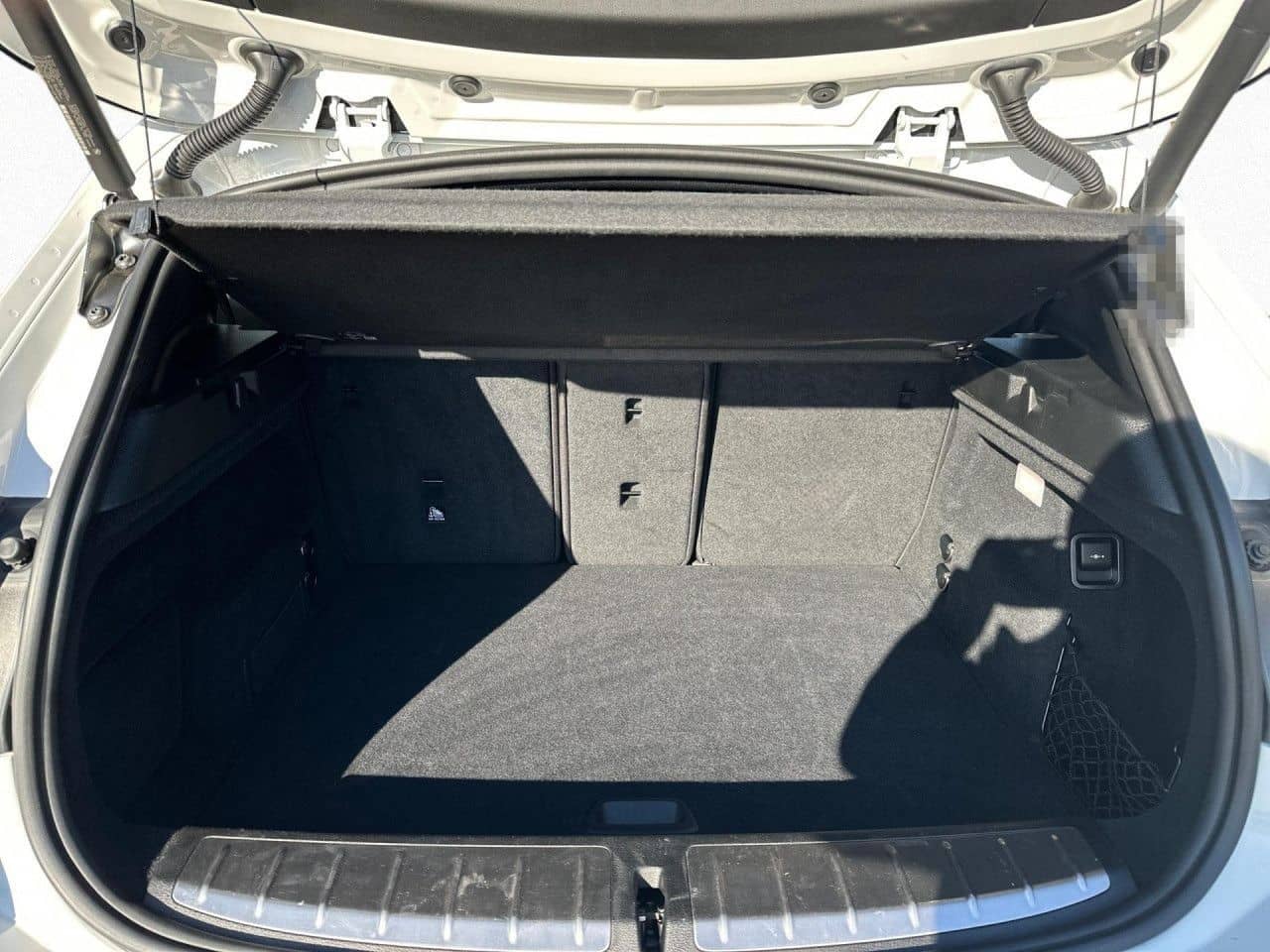 BMW X2 sDrive20d PA DA LED PDC RFK HiFi SitzHz Navi foto 15