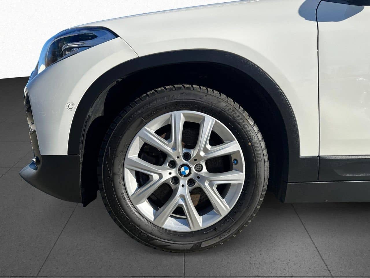 BMW X2 sDrive20d PA DA LED PDC RFK HiFi SitzHz Navi foto 16
