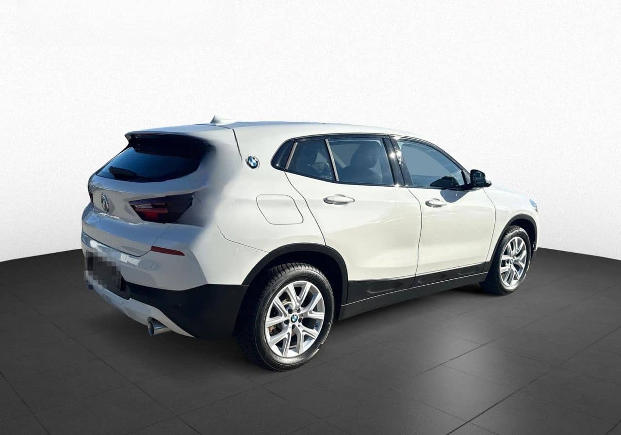 BMW X2 sDrive20d PA DA LED PDC RFK HiFi SitzHz Navi foto 6