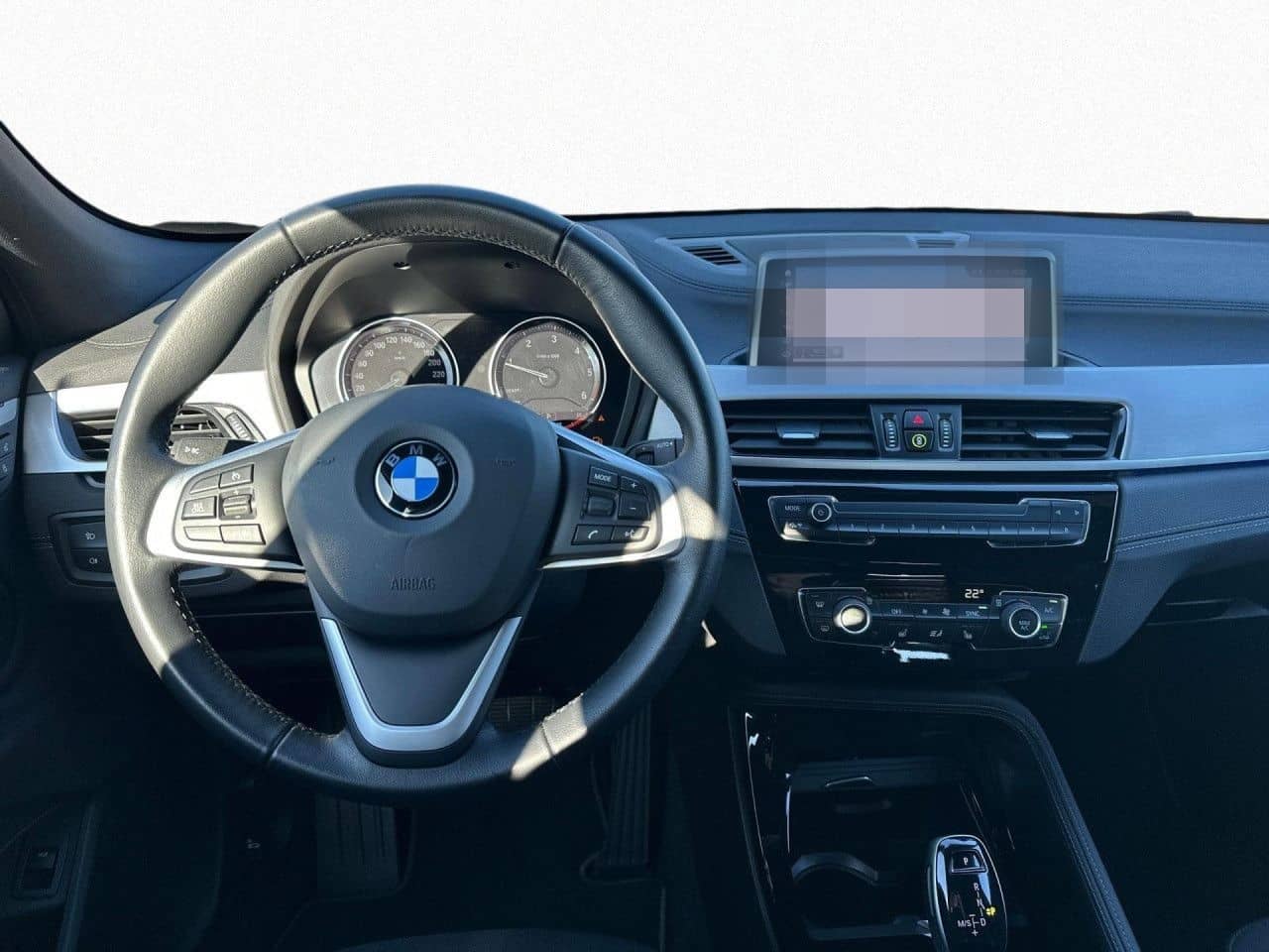 BMW X2 sDrive20d PA DA LED PDC RFK HiFi SitzHz Navi foto 9