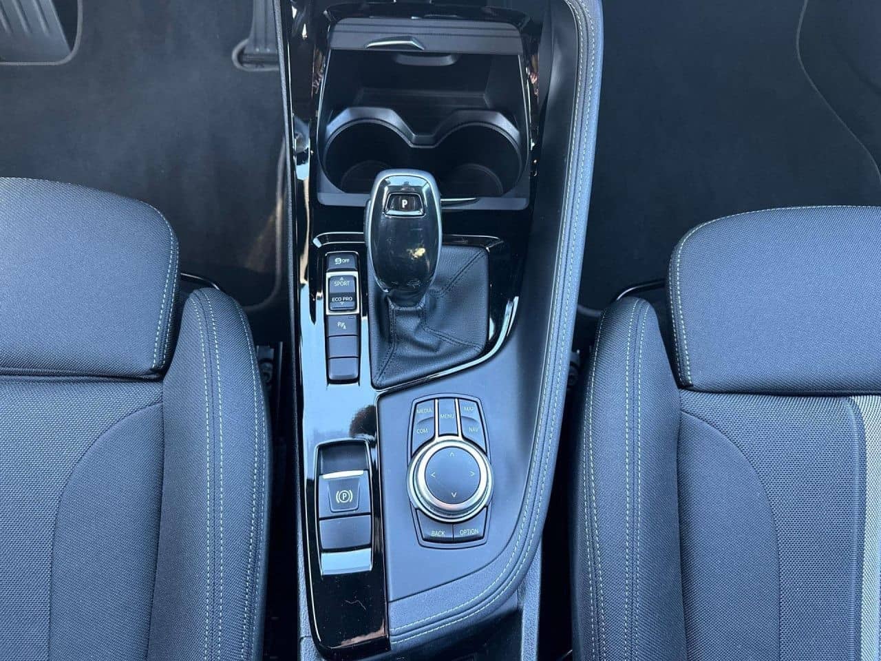 BMW X2 sDrive20d PA DA LED PDC RFK HiFi SitzHz Navi foto 10