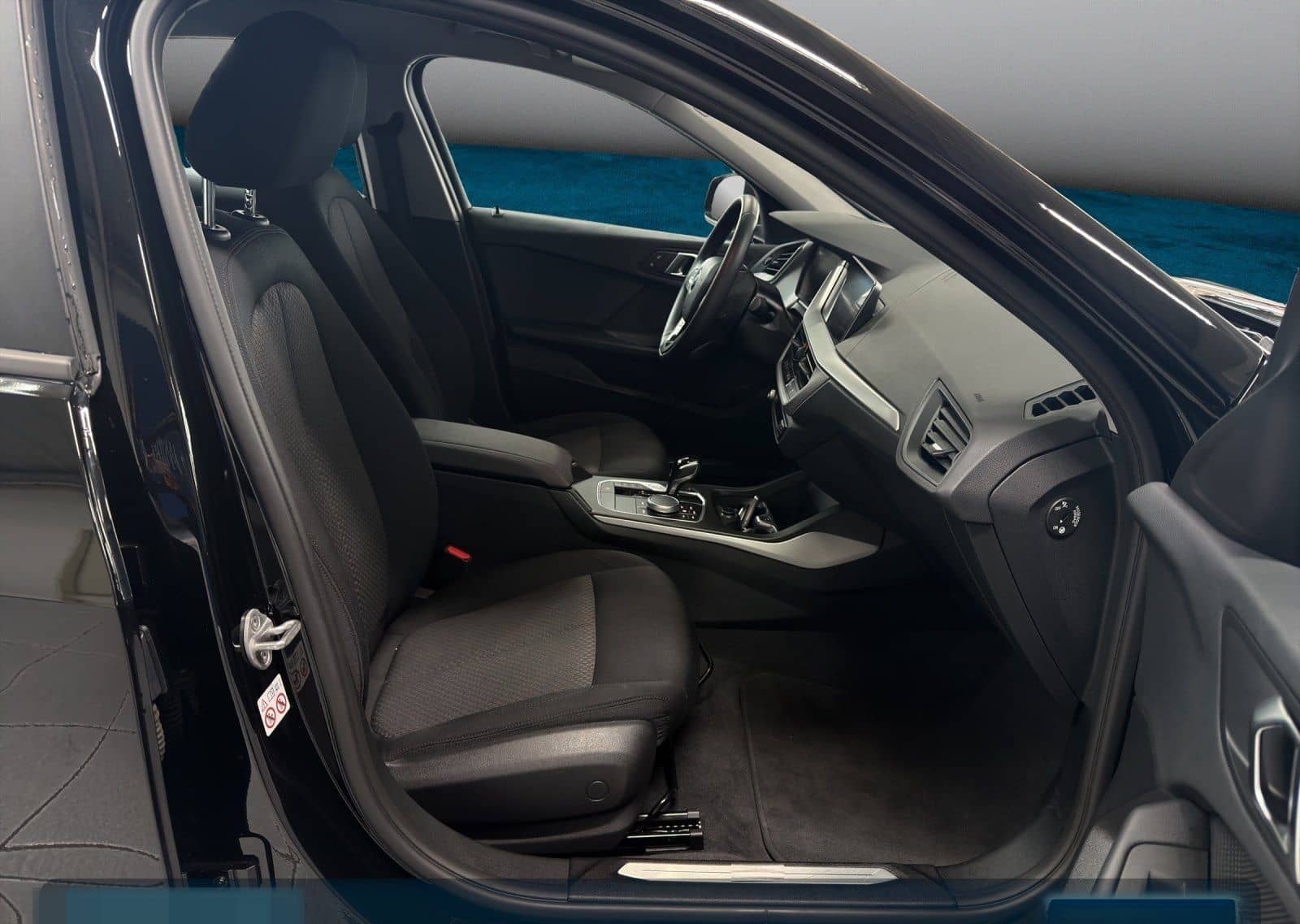 BMW 118i Navi+HiFi+Spurass.+LED+Ambi+BT+S/S-AT+Temp foto 19