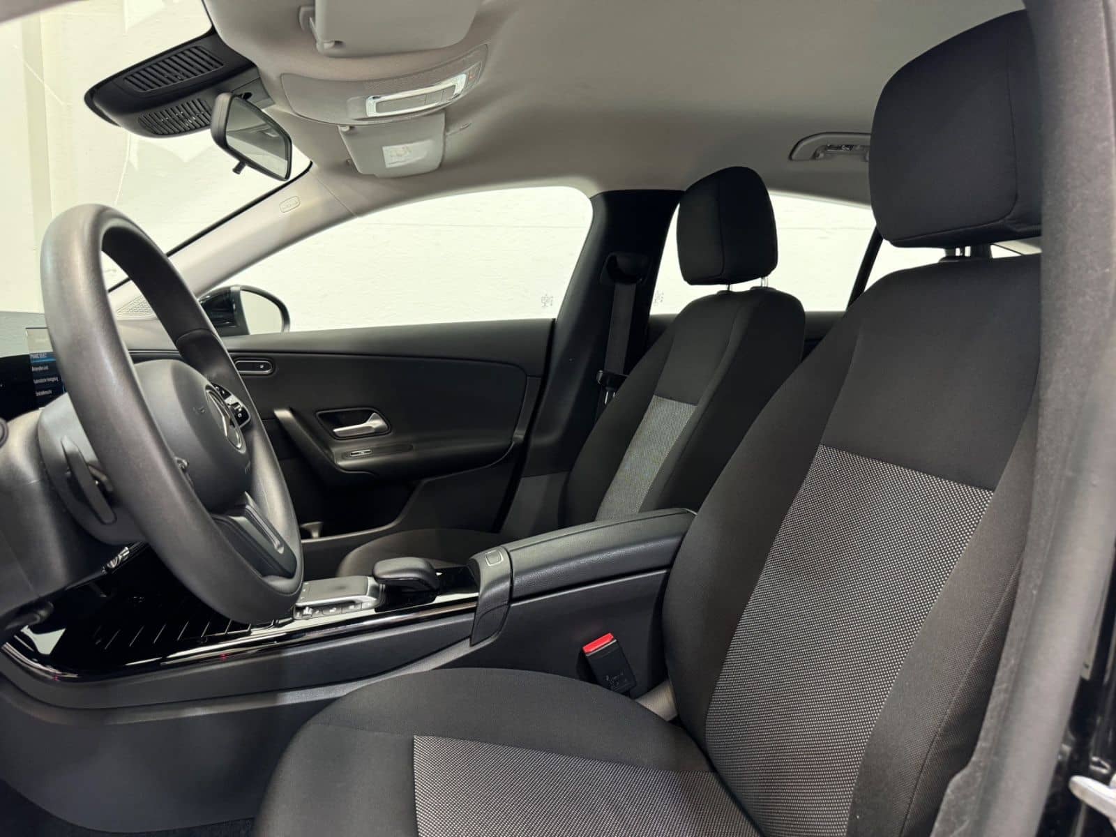 Mercedes-Benz CLA 220 Shooting Brake-PDC-TEMP-CARPLAY-BUSINESS foto 20