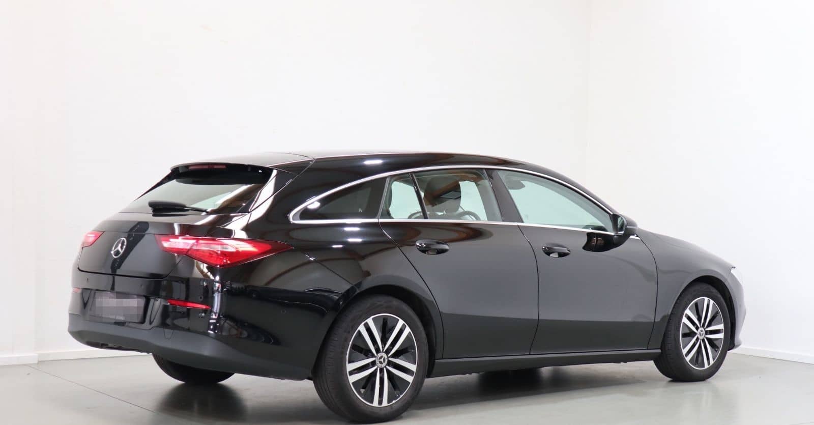 Mercedes-Benz CLA 220 Shooting Brake-PDC-TEMP-CARPLAY-BUSINESS foto 7