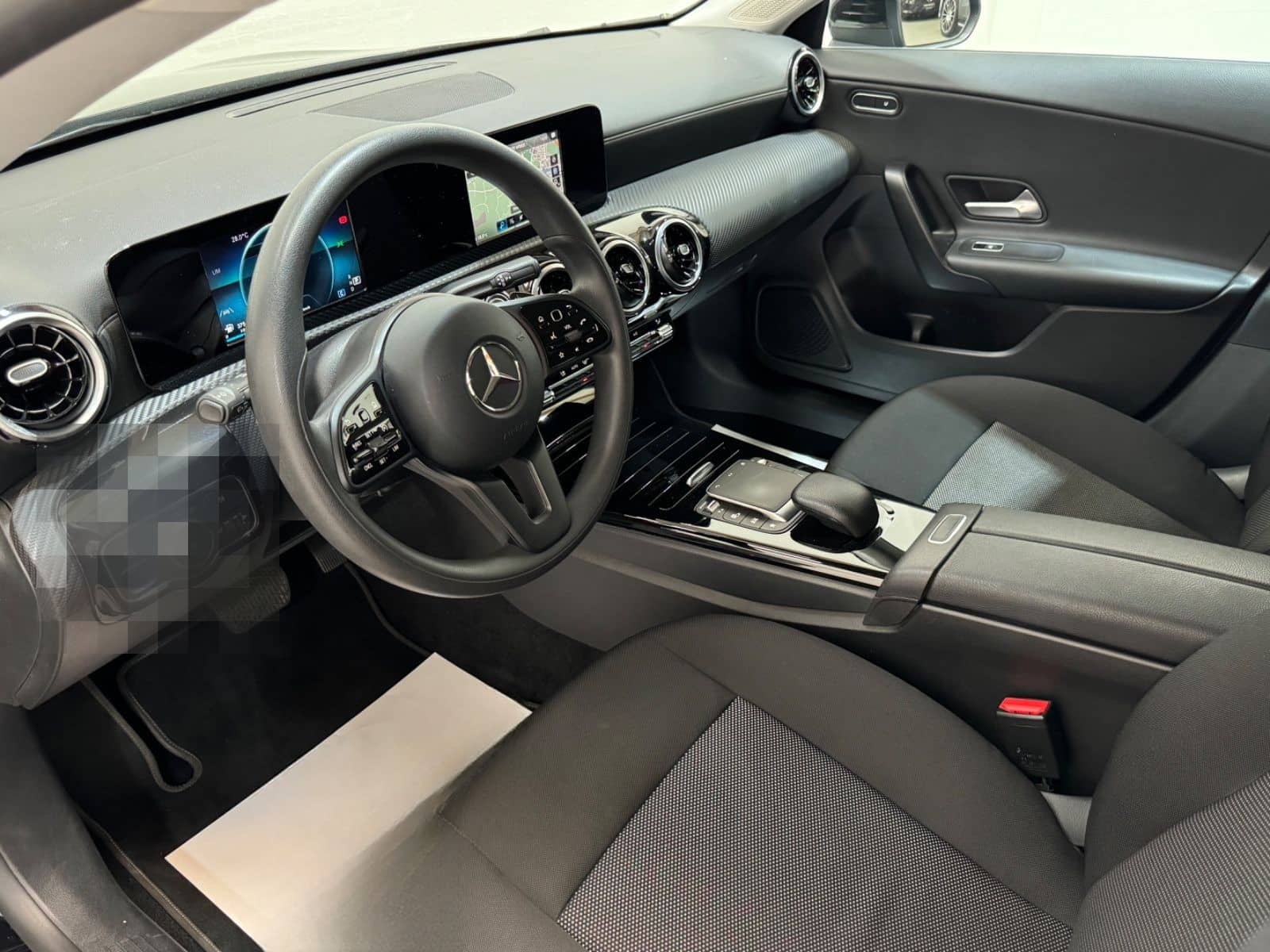 Mercedes-Benz CLA 220 Shooting Brake-PDC-TEMP-CARPLAY-BUSINESS foto 8
