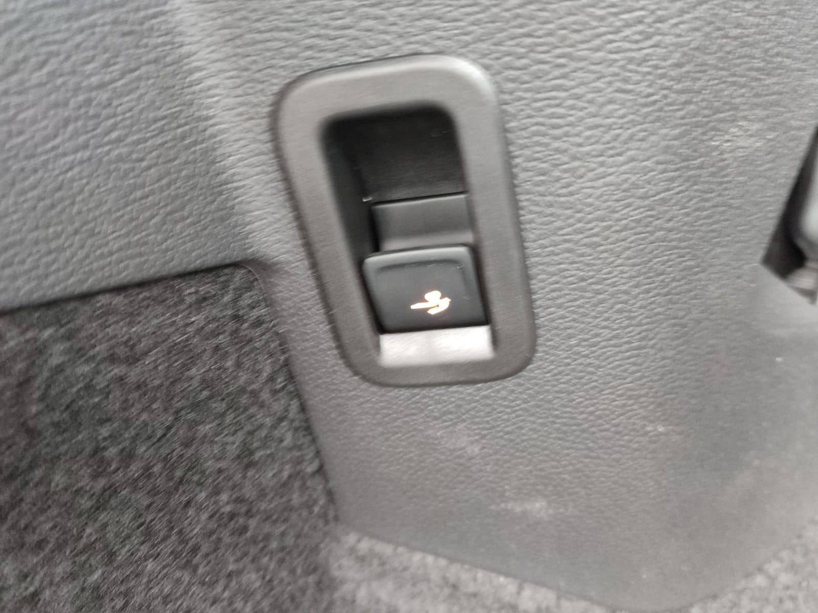 Volkswagen Golf VIII 1.5 eTSI DSG Active* Navi*AHK*Kamera*I foto 14