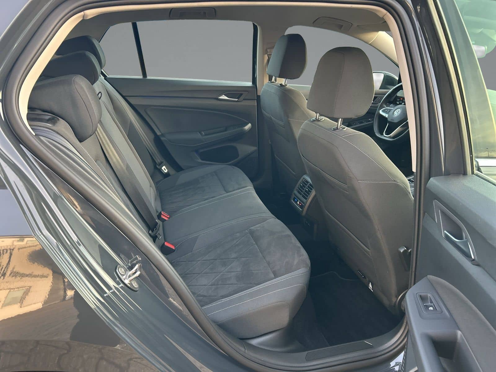 Volkswagen Golf VIII 1.4 TSI Style eHybrid DSG+LED+NAVI+ACC foto 12