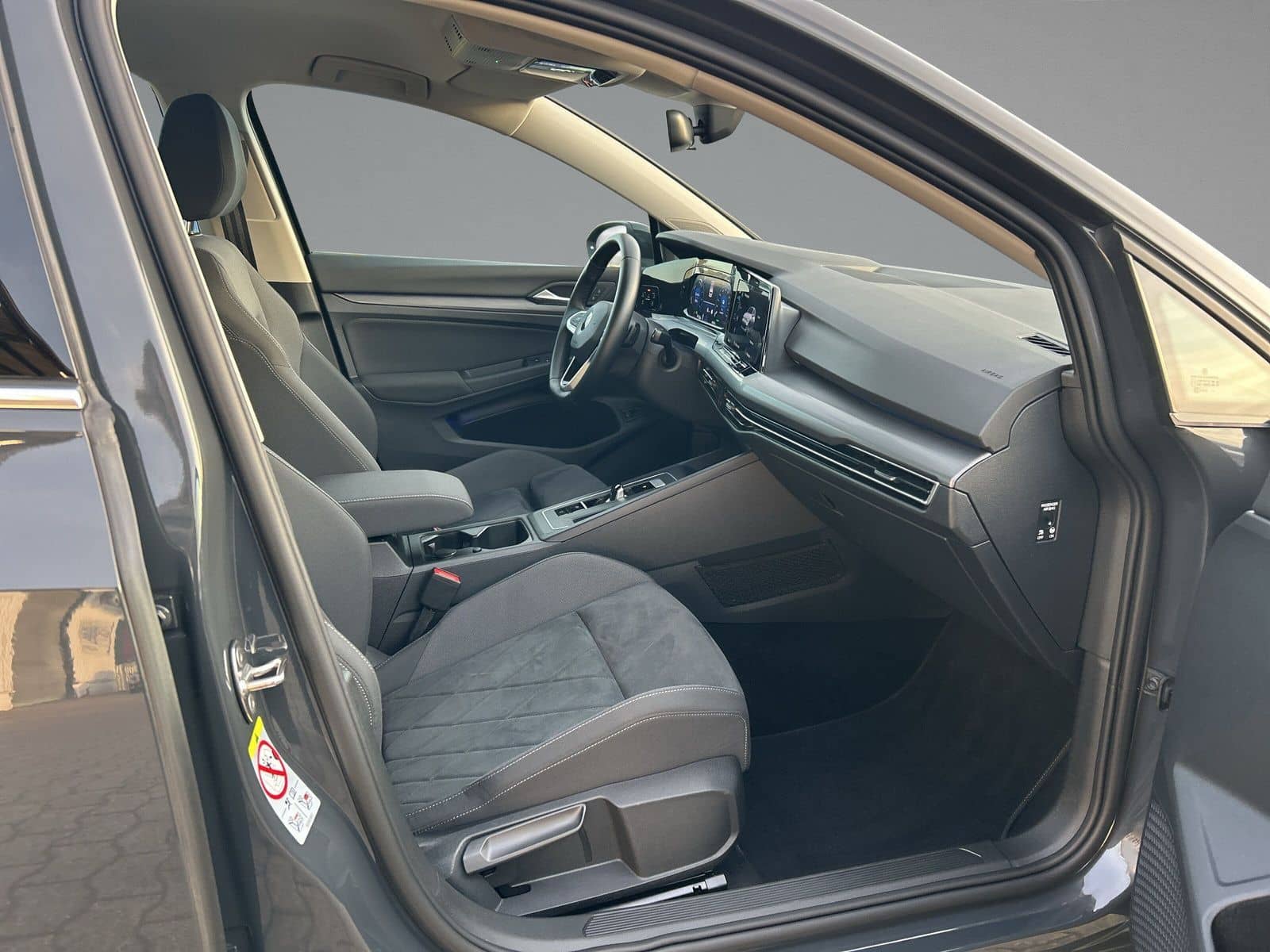 Volkswagen Golf VIII 1.4 TSI Style eHybrid DSG+LED+NAVI+ACC foto 10