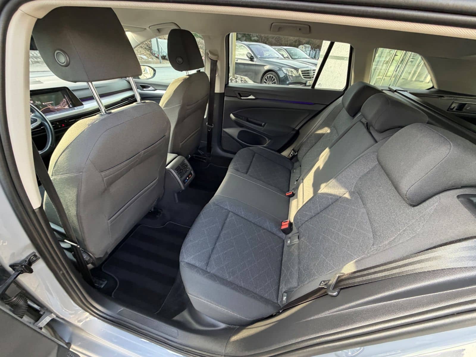 Volkswagen Golf VIII Variant 2.0 TDI Life*AHK*NAVI*Ambiente foto 17