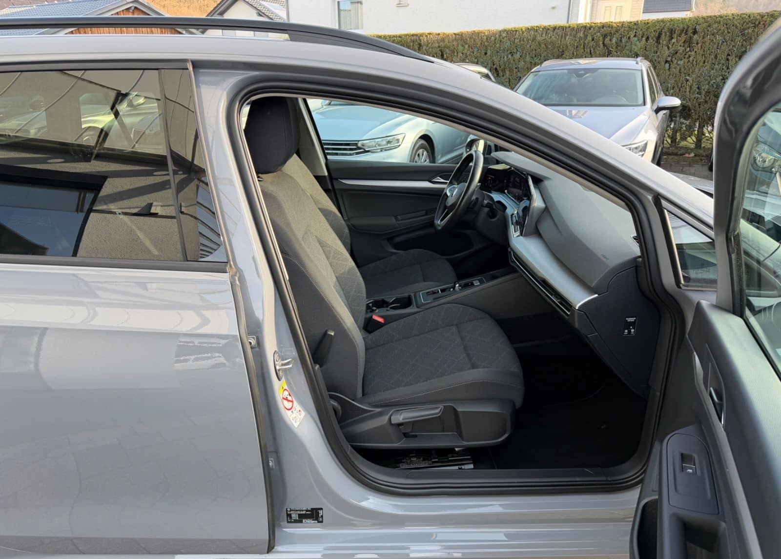 Volkswagen Golf VIII Variant 2.0 TDI Life*AHK*NAVI*Ambiente foto 24