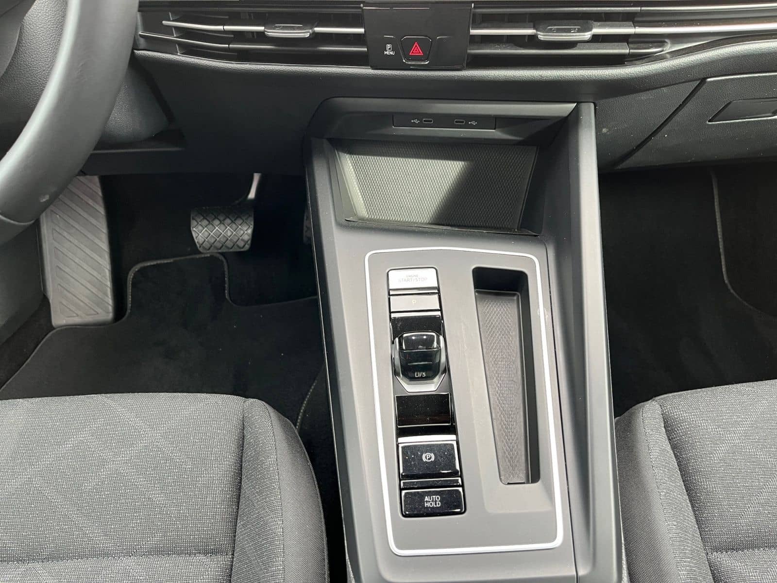 Volkswagen Golf VIII Variant 2.0TDI DSG Life AHK Cam Navi foto 8