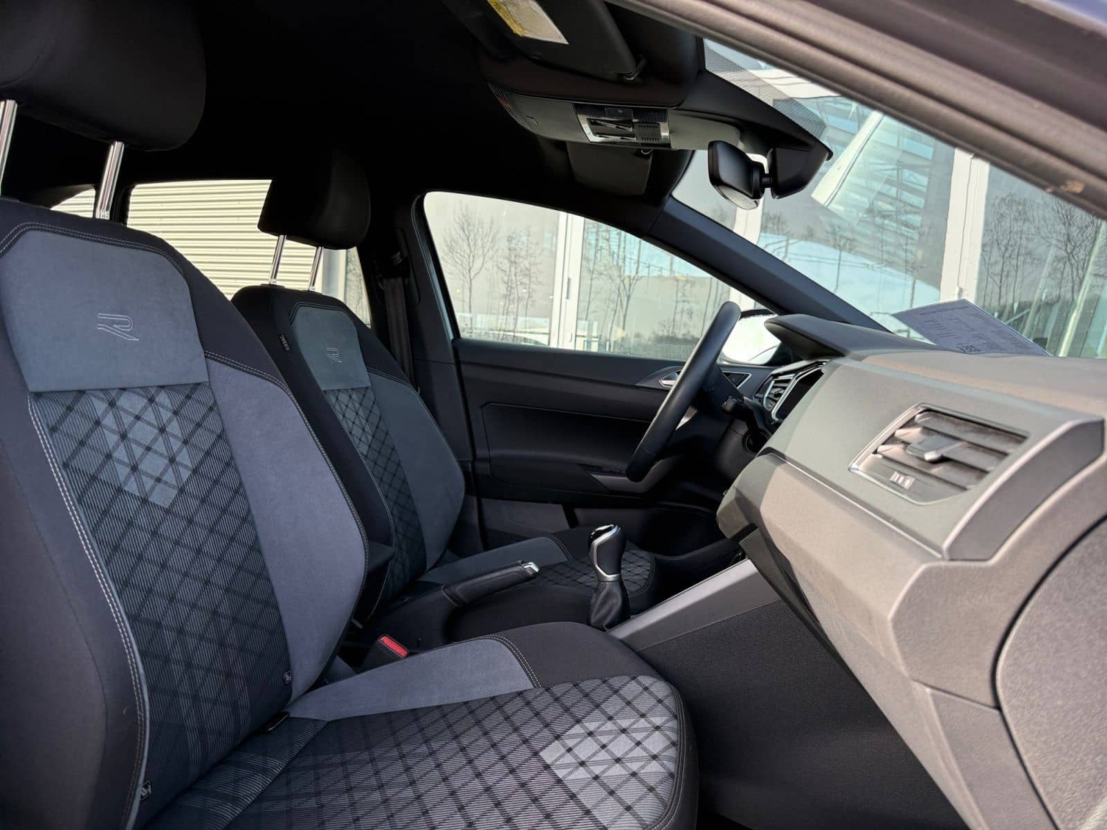 Volkswagen Taigo 1,0 TSI R-Line Navi LED Kamera foto 13