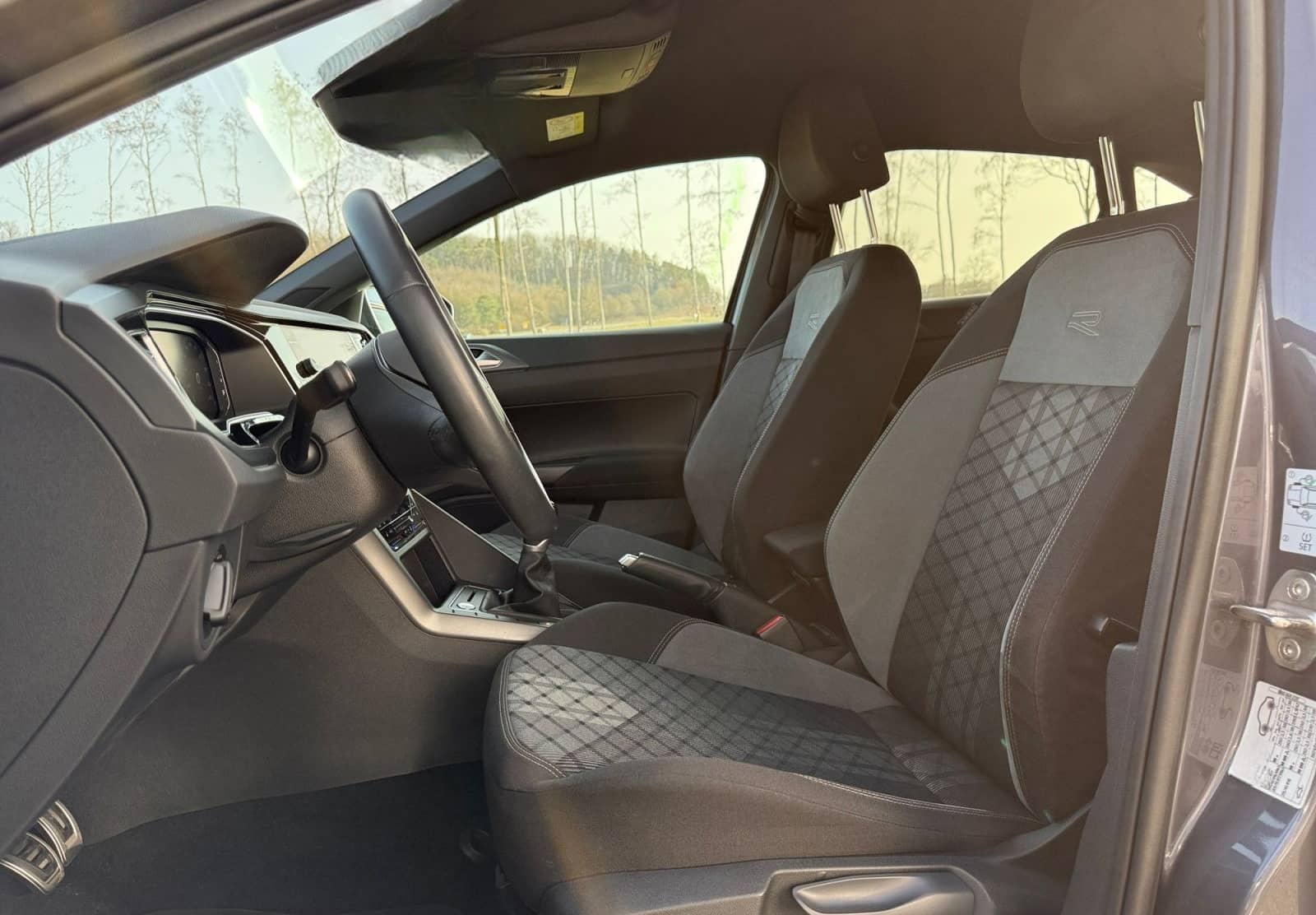 Volkswagen Taigo 1,0 TSI R-Line Navi LED Kamera foto 7