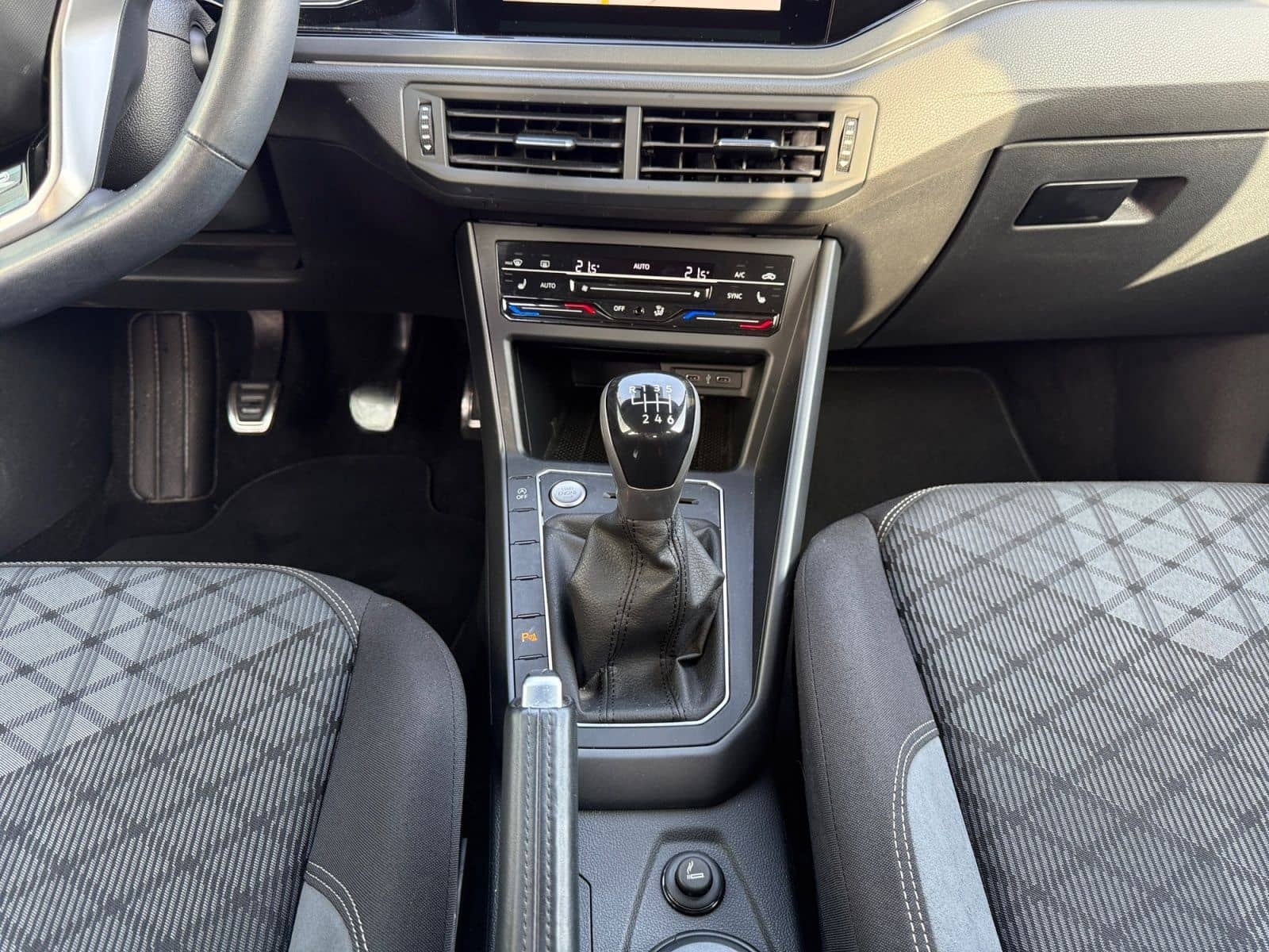 Volkswagen Taigo 1,0 TSI R-Line Navi LED Kamera foto 9