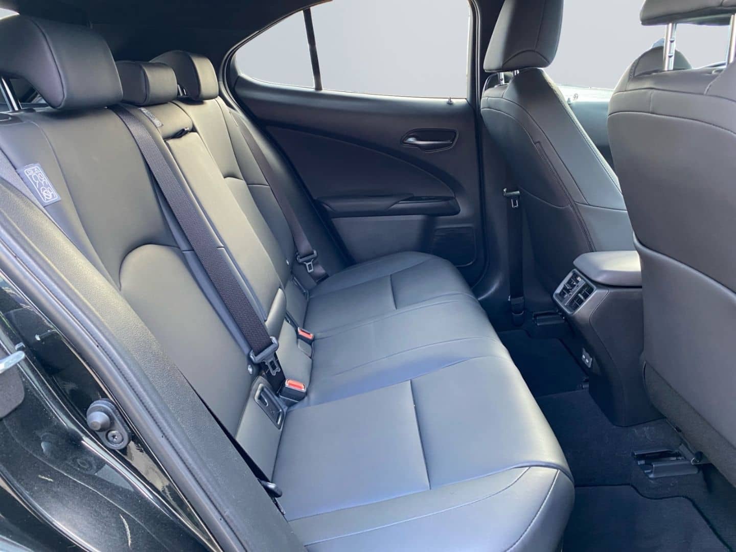 Lexus UX 250h F SPORT Design *Bi-LED*ACC*RCam*SHZ*PDC* foto 17