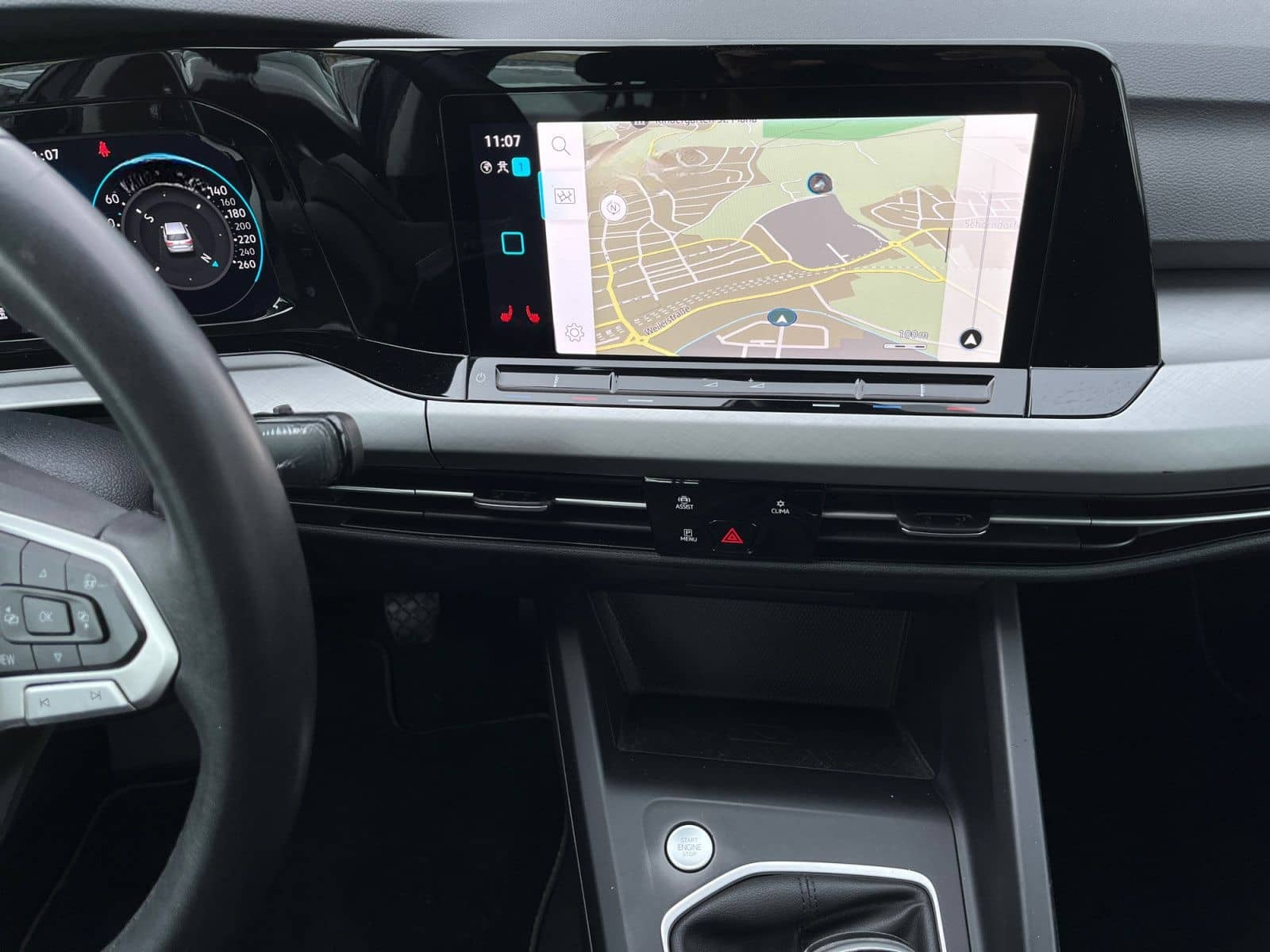 Volkswagen Golf VIII Variant 1.5TSI Life ACC Cam Navi Pano foto 7