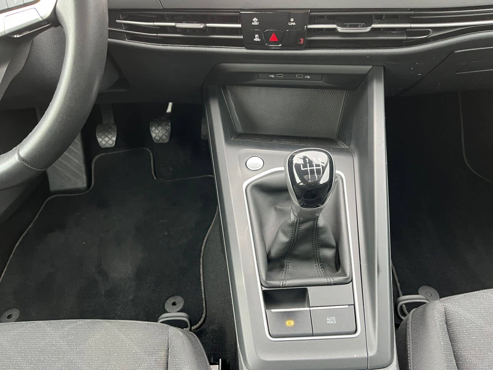 Volkswagen Golf VIII Variant 1.5TSI Life ACC Cam Navi Pano foto 8