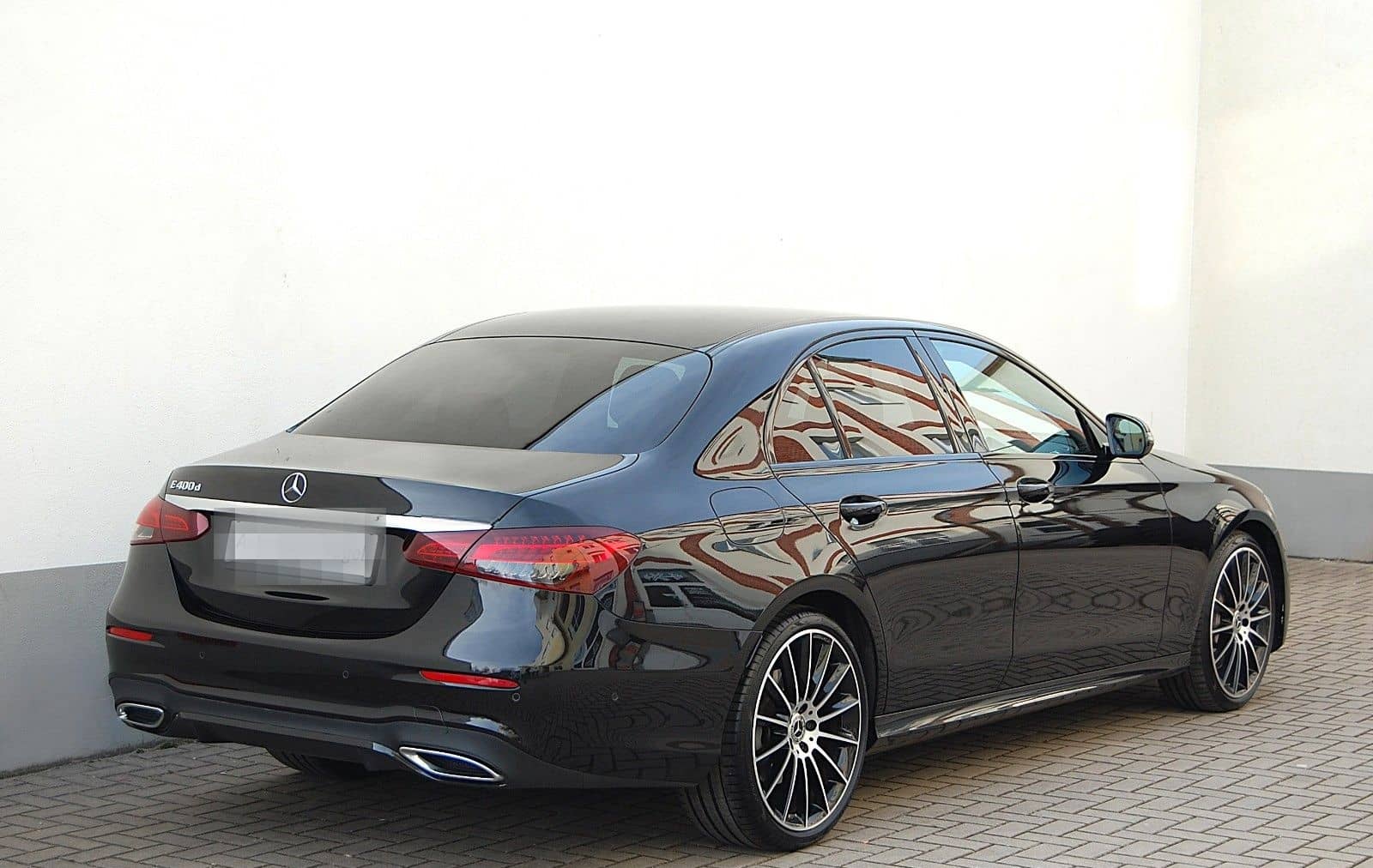 Mercedes-Benz E 400d 4Matic AMG Line Sportpaket foto 3