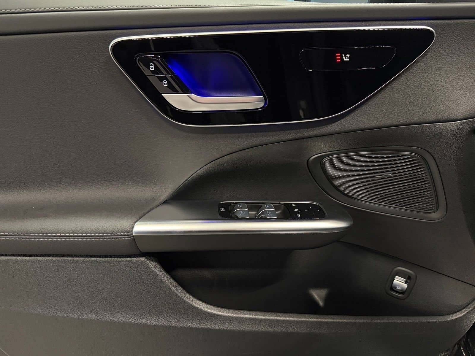 Mercedes-Benz C 180 AMG Night, DiG.L,AMBIE,MBUX,CARP,AHK foto 5