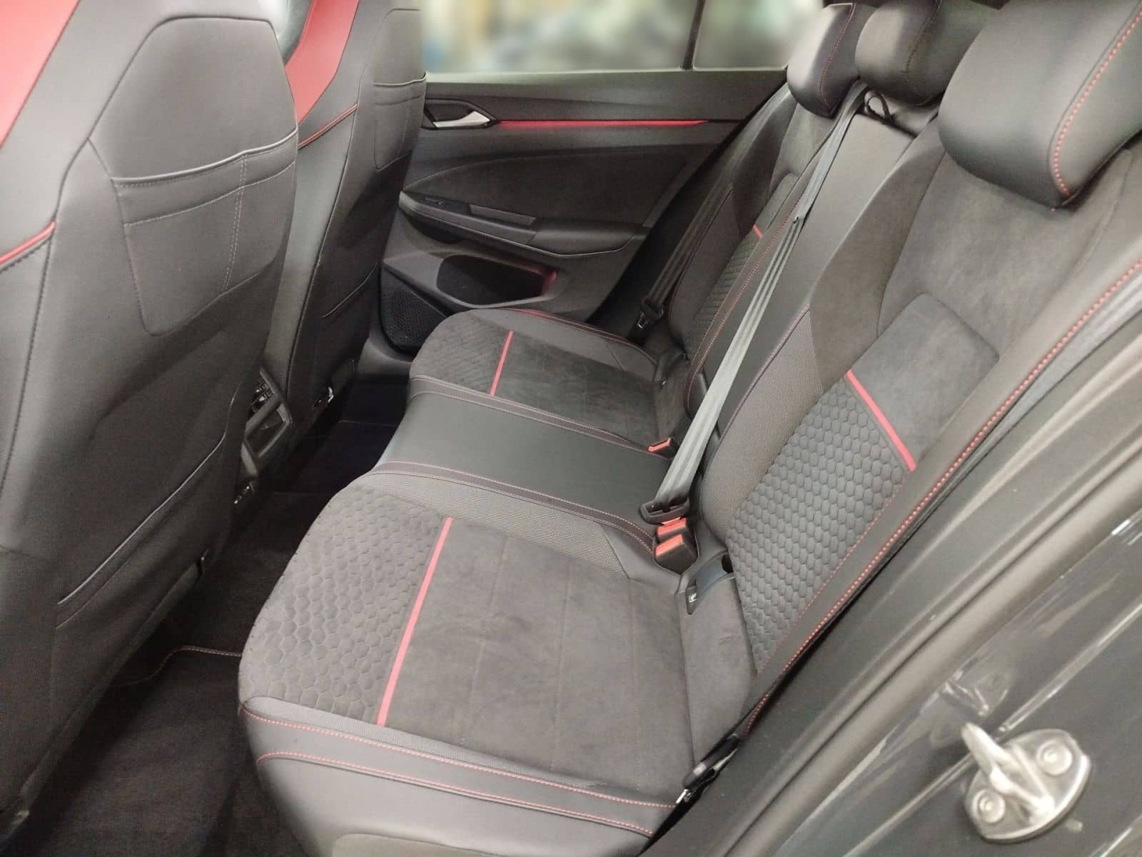 Volkswagen Golf VIII 2.0 TSI DSG GTI Clubsport Navi LEDPlus foto 11