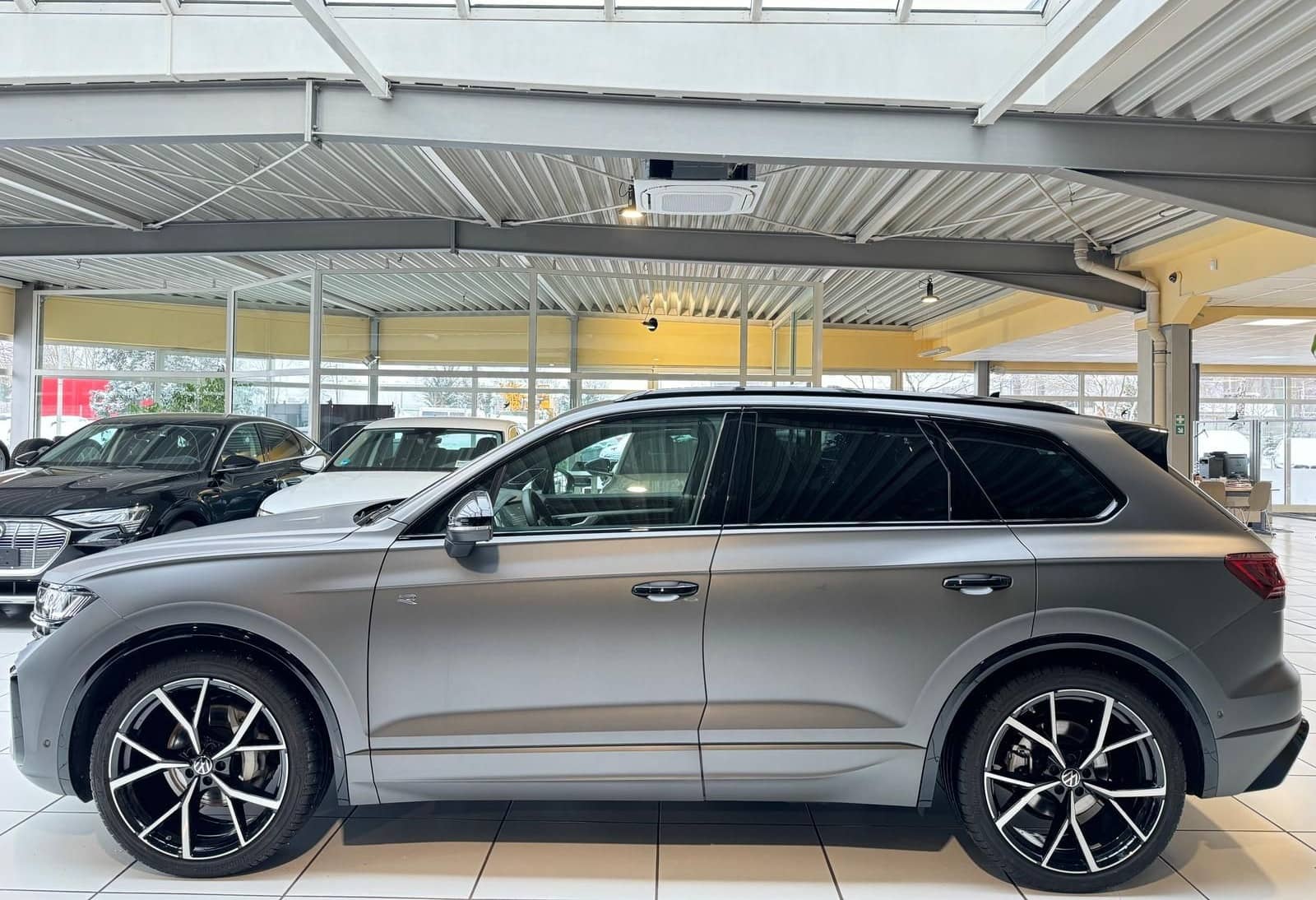 Volkswagen Touareg R-Line Matt Pano StHeiz HUD AHK IQ.DRIVE foto 2