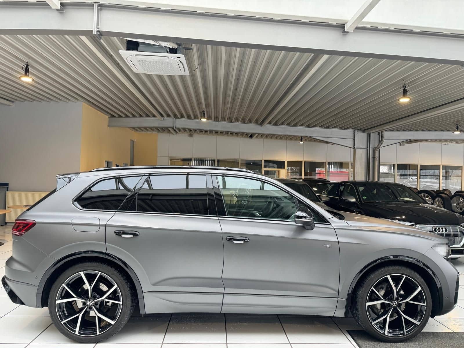 Volkswagen Touareg R-Line Matt Pano StHeiz HUD AHK IQ.DRIVE foto 5
