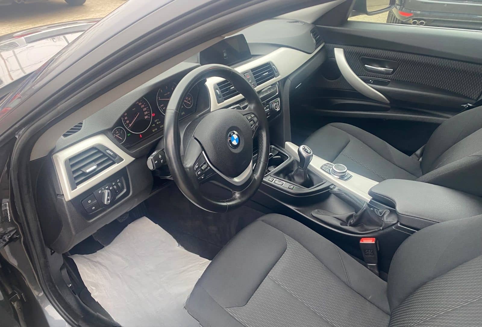 BMW 320 3 Gran Turismo 320 d Advantage foto 19