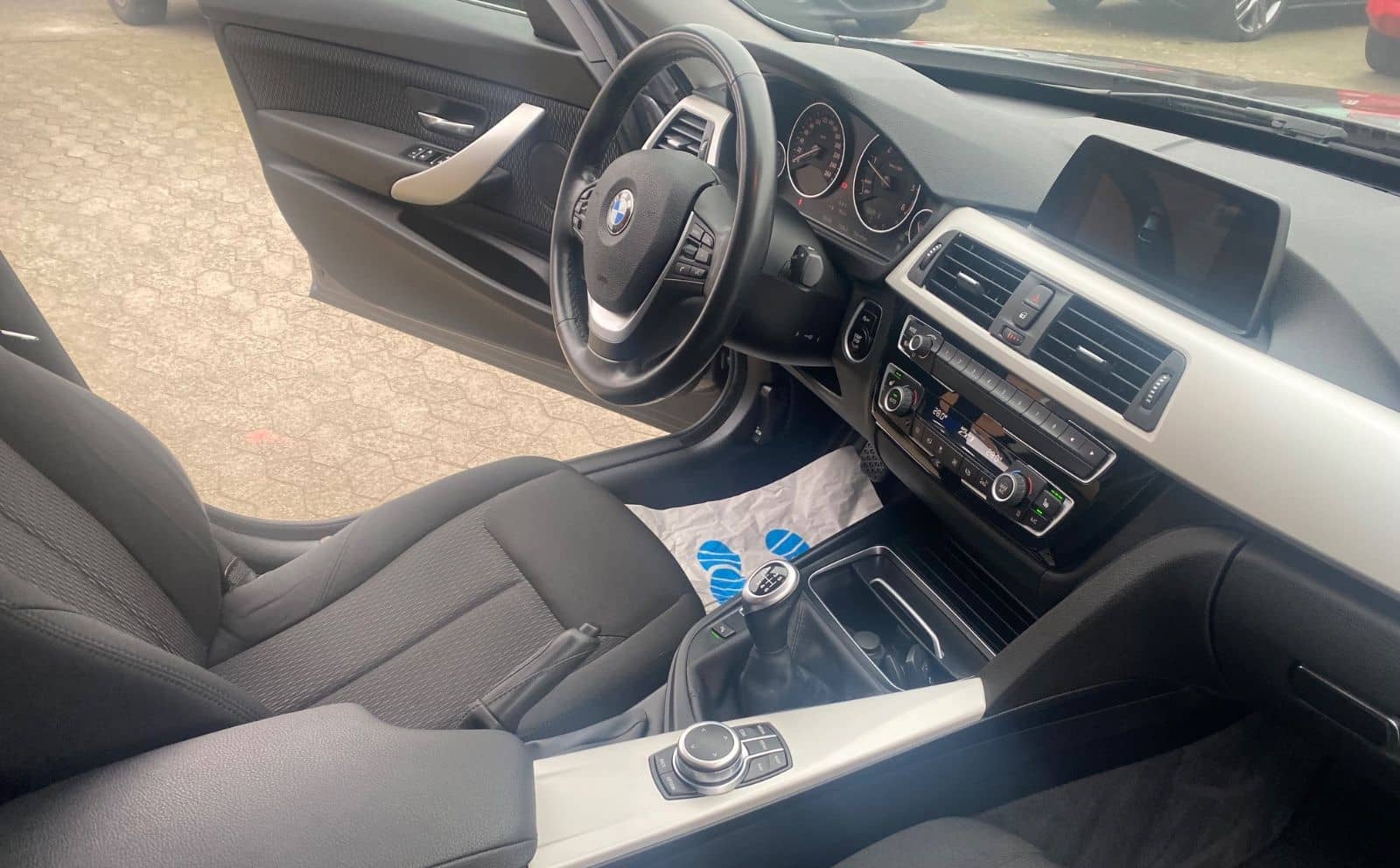 BMW 320 3 Gran Turismo 320 d Advantage foto 23