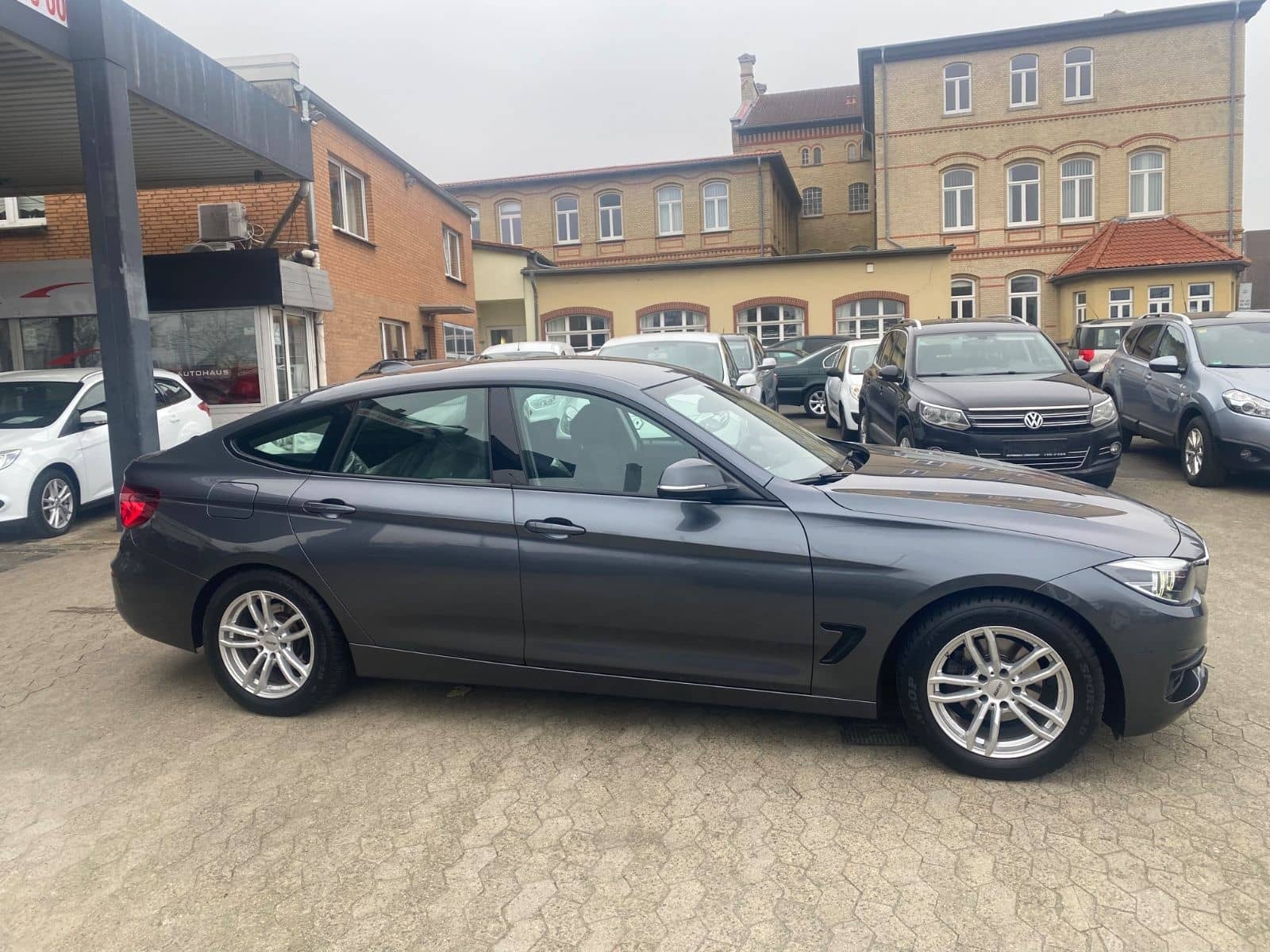 BMW 320 3 Gran Turismo 320 d Advantage foto 5