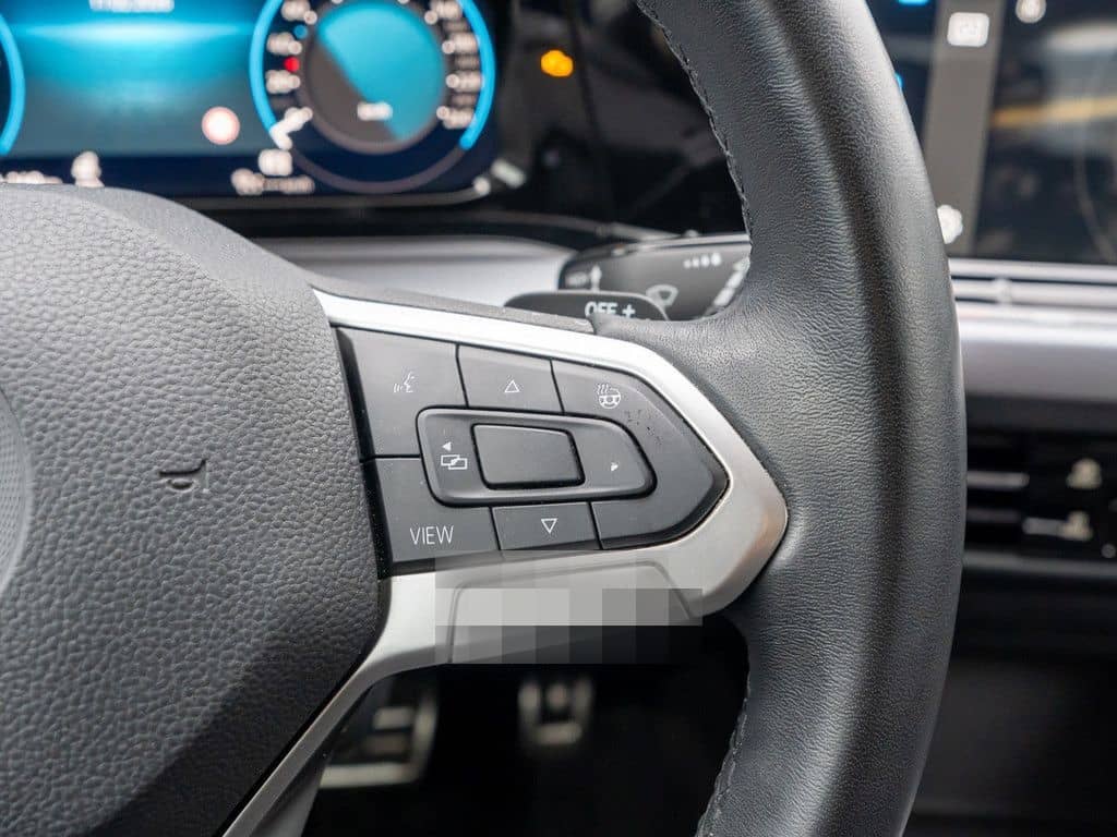 Volkswagen Golf VIII ACTIVE 2,0 l TDI DSG AHK ACC LED NAVI foto 18