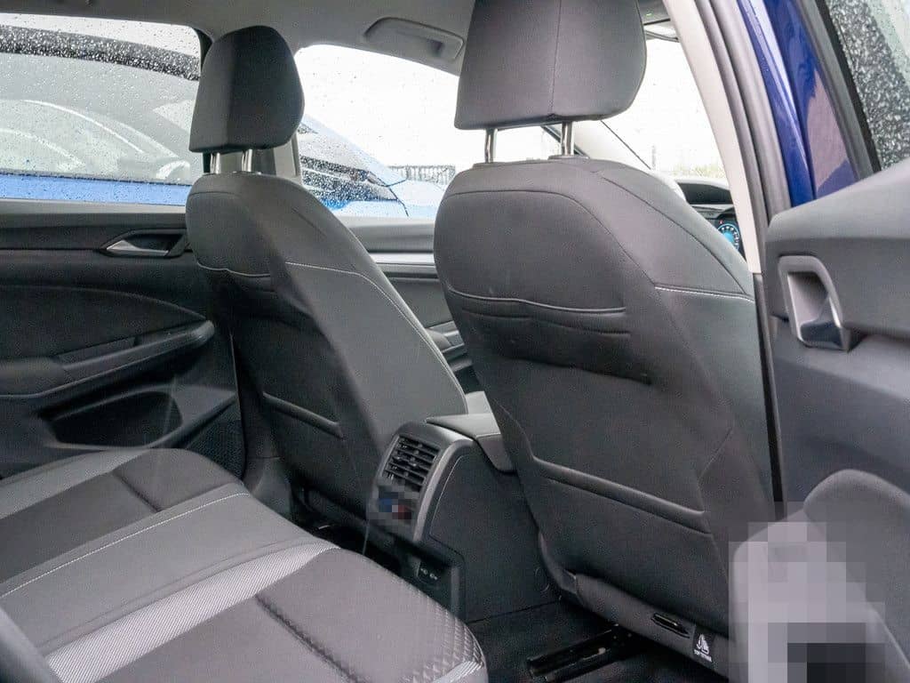 Volkswagen Golf VIII ACTIVE 2,0 l TDI DSG AHK ACC LED NAVI foto 8