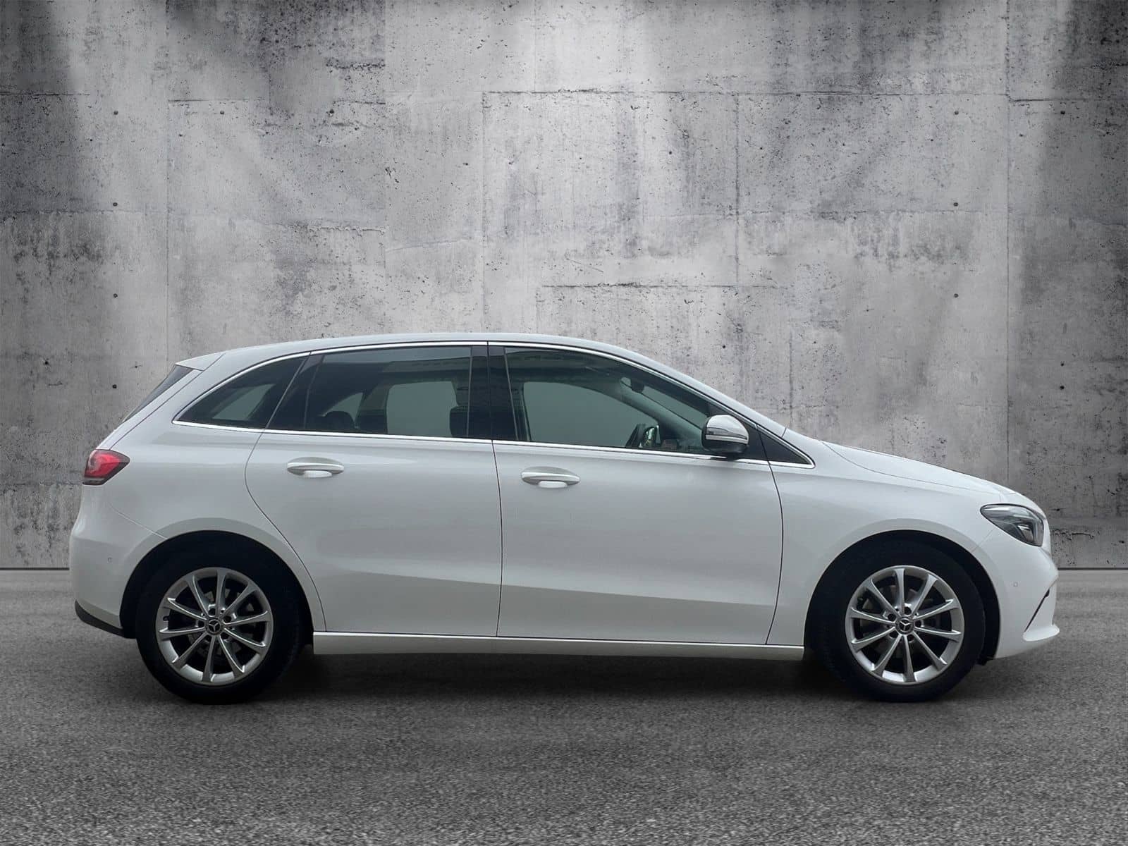 Mercedes-Benz B 180d Aut. NAVI KAMERA LED AHK StandHz. 1 HAND foto 6