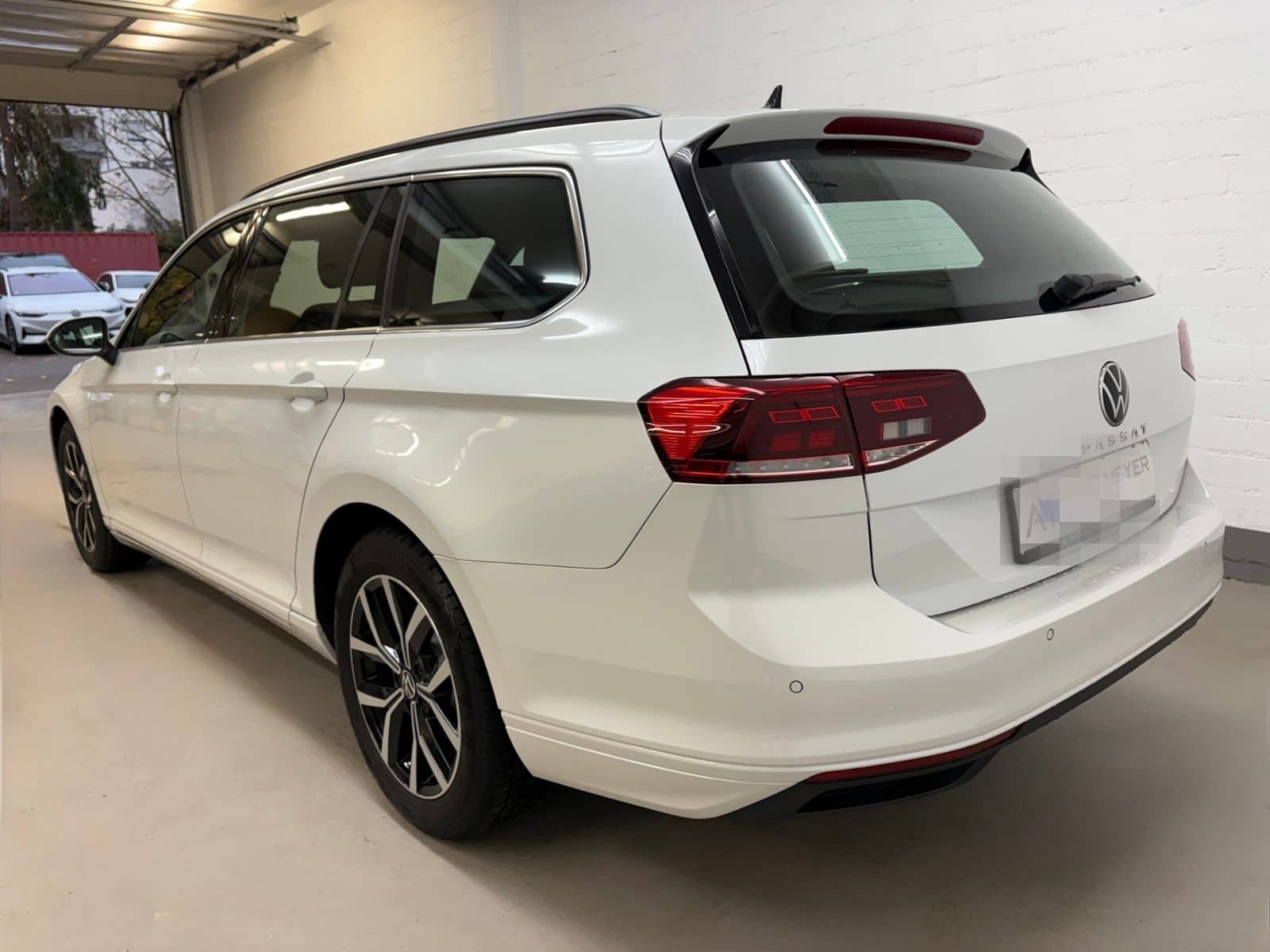 Volkswagen Passat Variant 2.0 TDI DSG Business Navi LED ACC foto 6