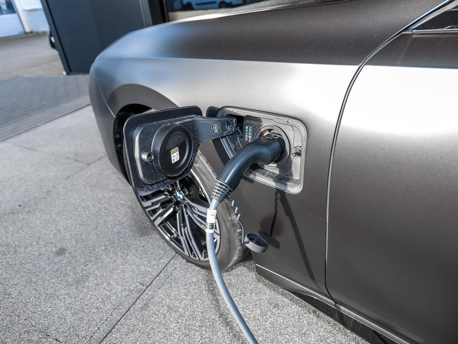 BMW 750e xDrive M Sport TV HUD PANO ACC 360°KAM RFK  foto 25