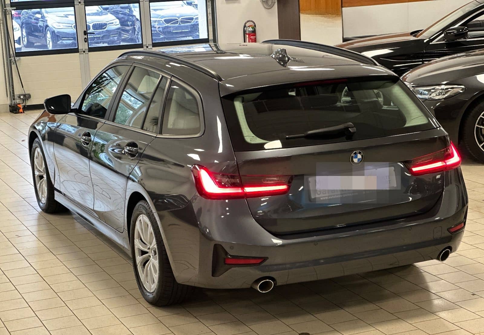 BMW 318d/LCPProf/Navi/LEDerSportStz/Temp/M-Lenkrad foto 3