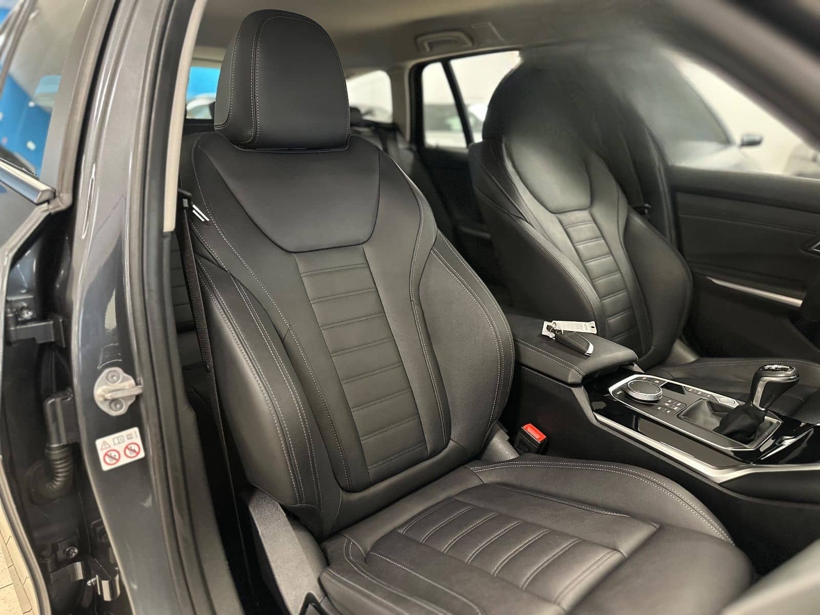 BMW 318d/LCPProf/Navi/LEDerSportStz/Temp/M-Lenkrad foto 21