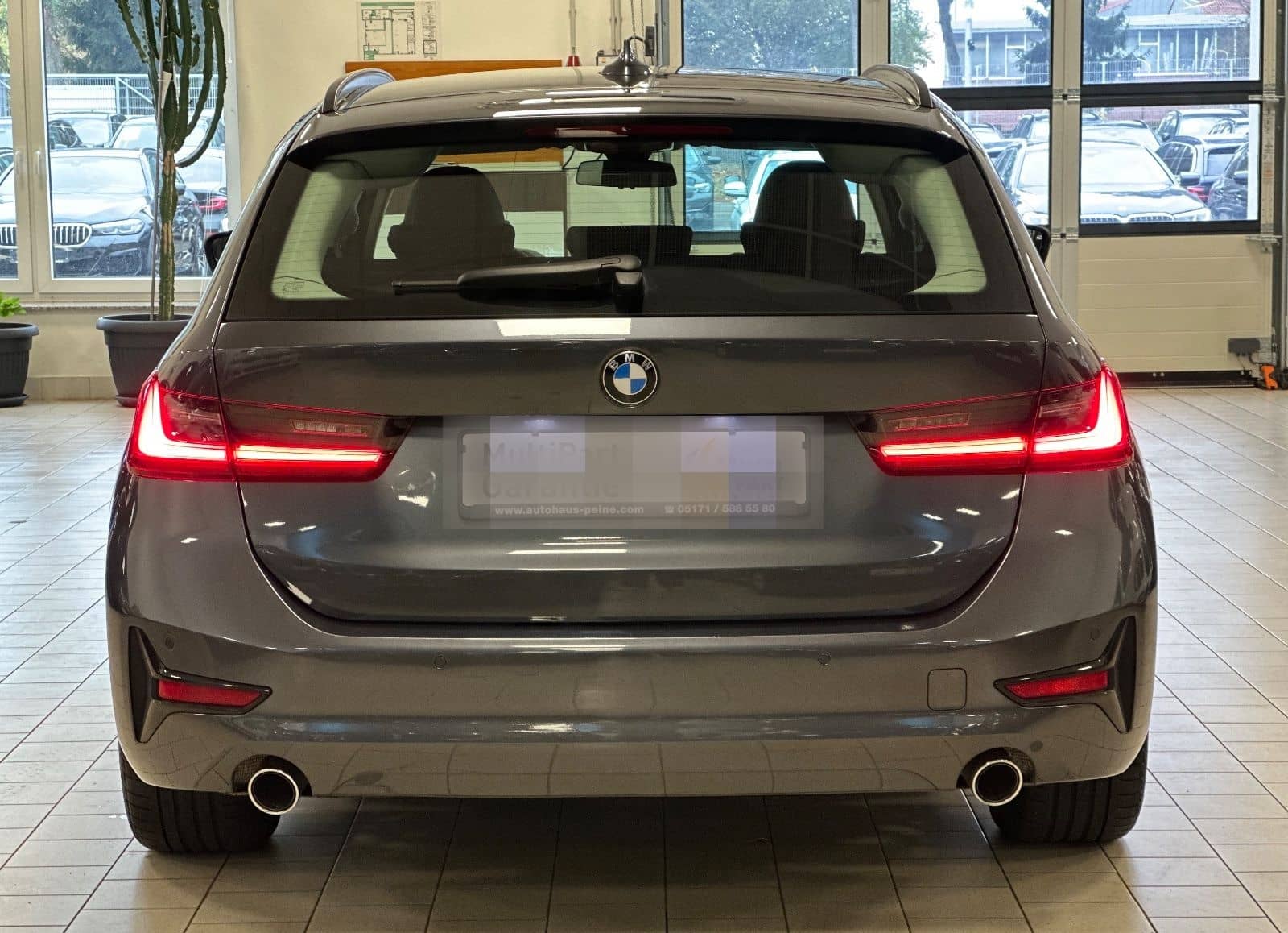 BMW 318d/LCPProf/Navi/LEDerSportStz/Temp/M-Lenkrad foto 9